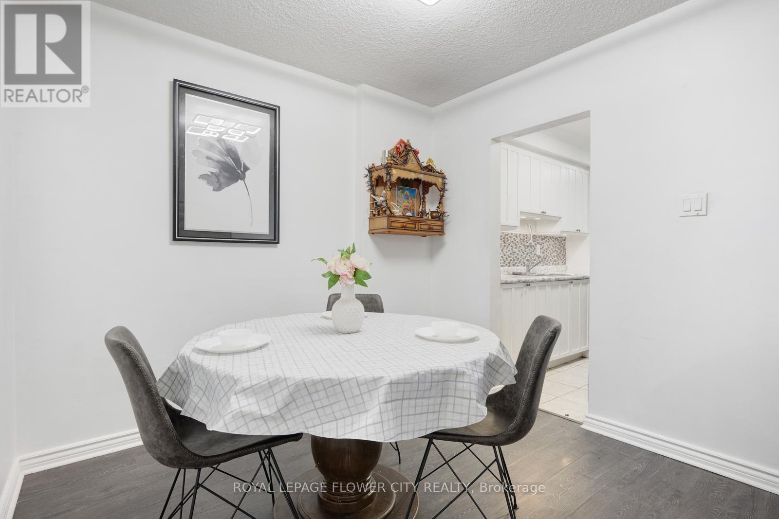 












207 - 1615 BLOOR STREET

,
Mississauga,




Ontario
L4X1S2

