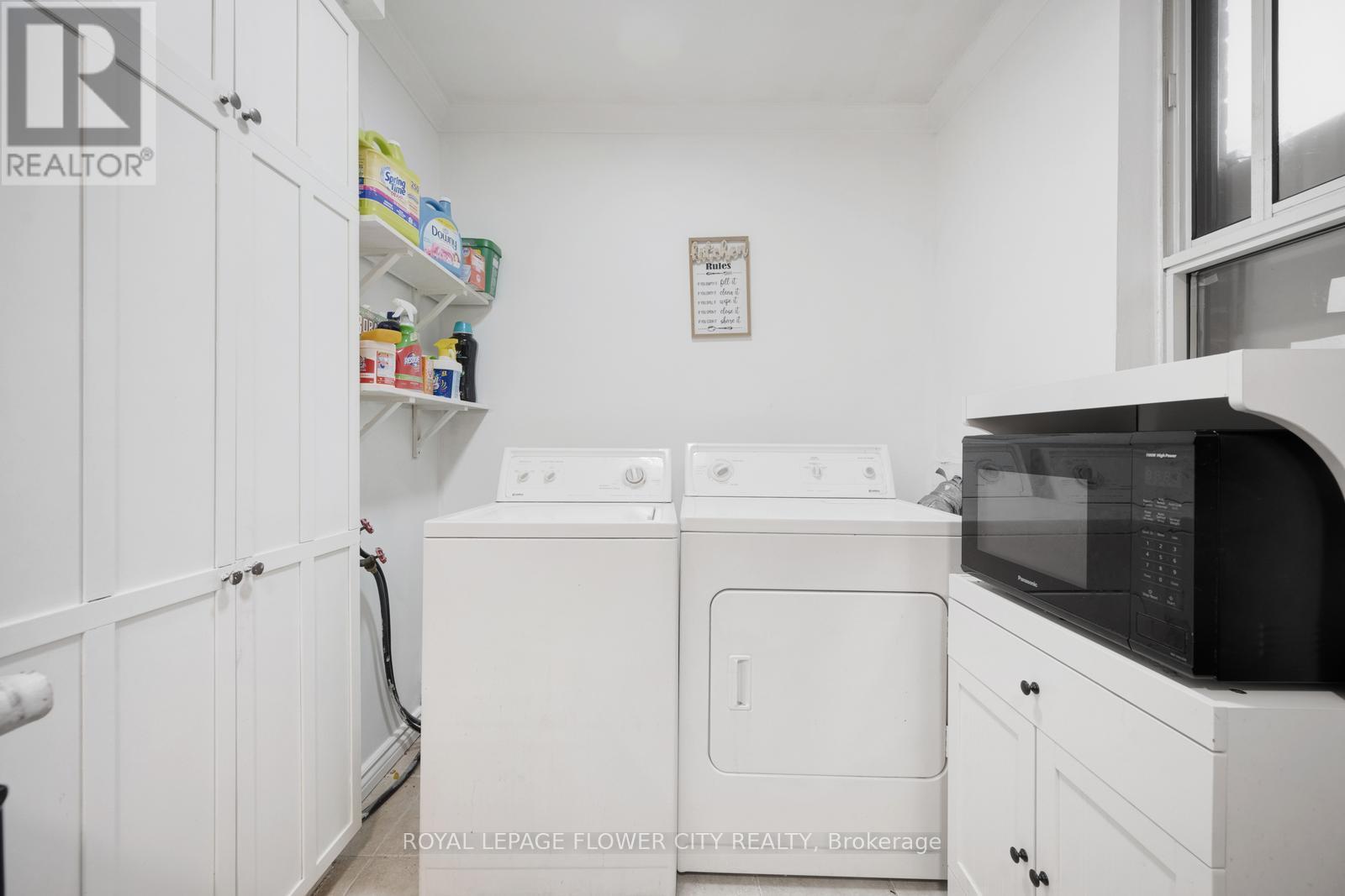 












207 - 1615 BLOOR STREET

,
Mississauga,




Ontario
L4X1S2

