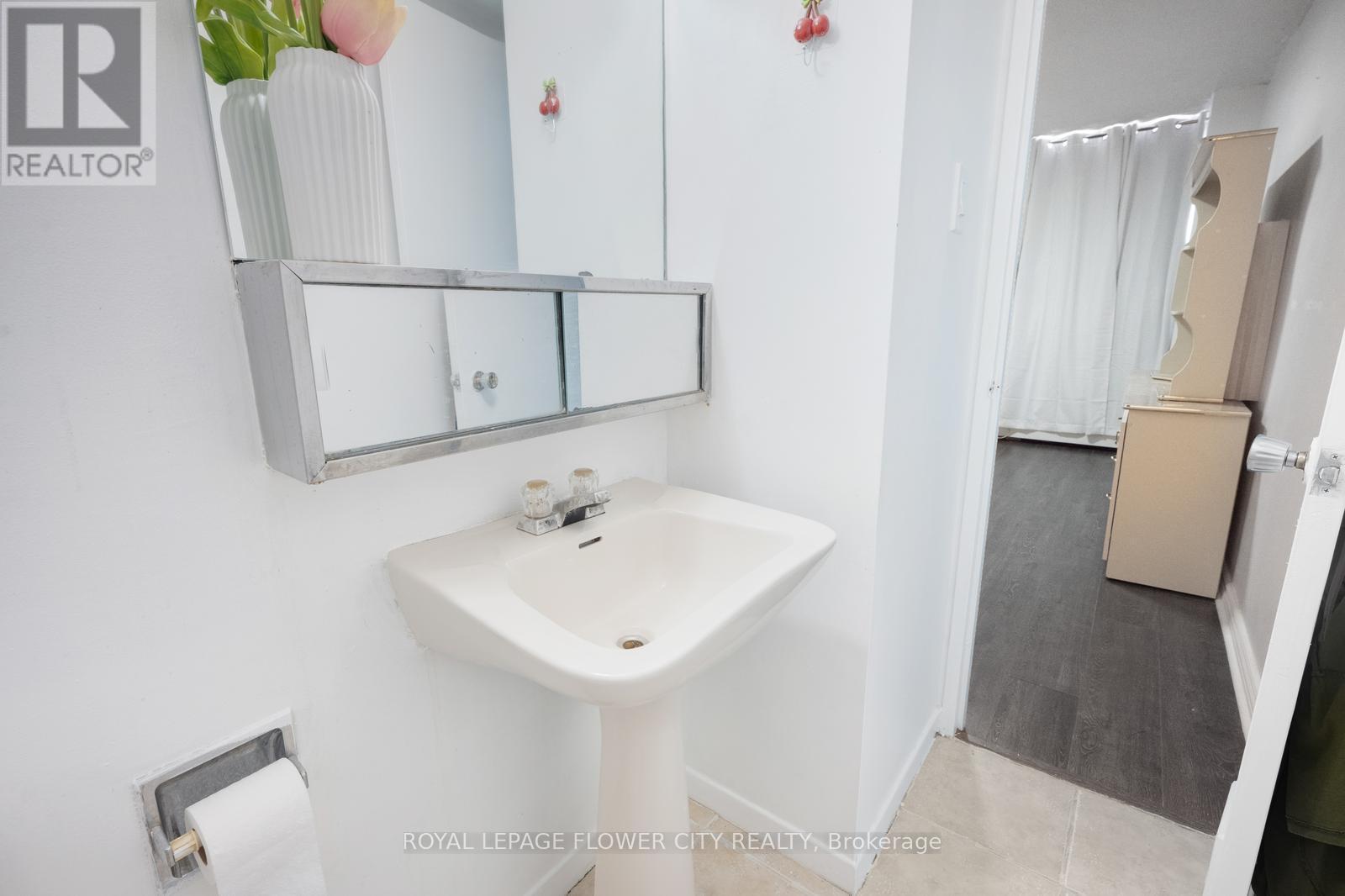 












207 - 1615 BLOOR STREET

,
Mississauga,




Ontario
L4X1S2

