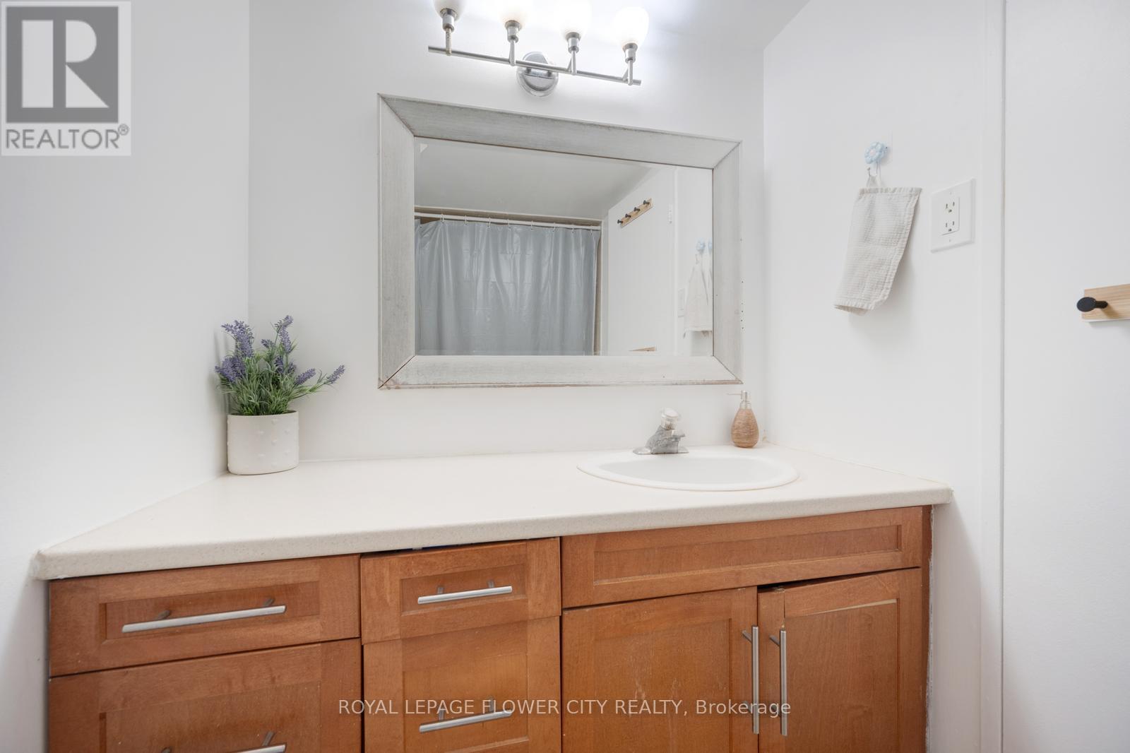 












207 - 1615 BLOOR STREET

,
Mississauga,




Ontario
L4X1S2

