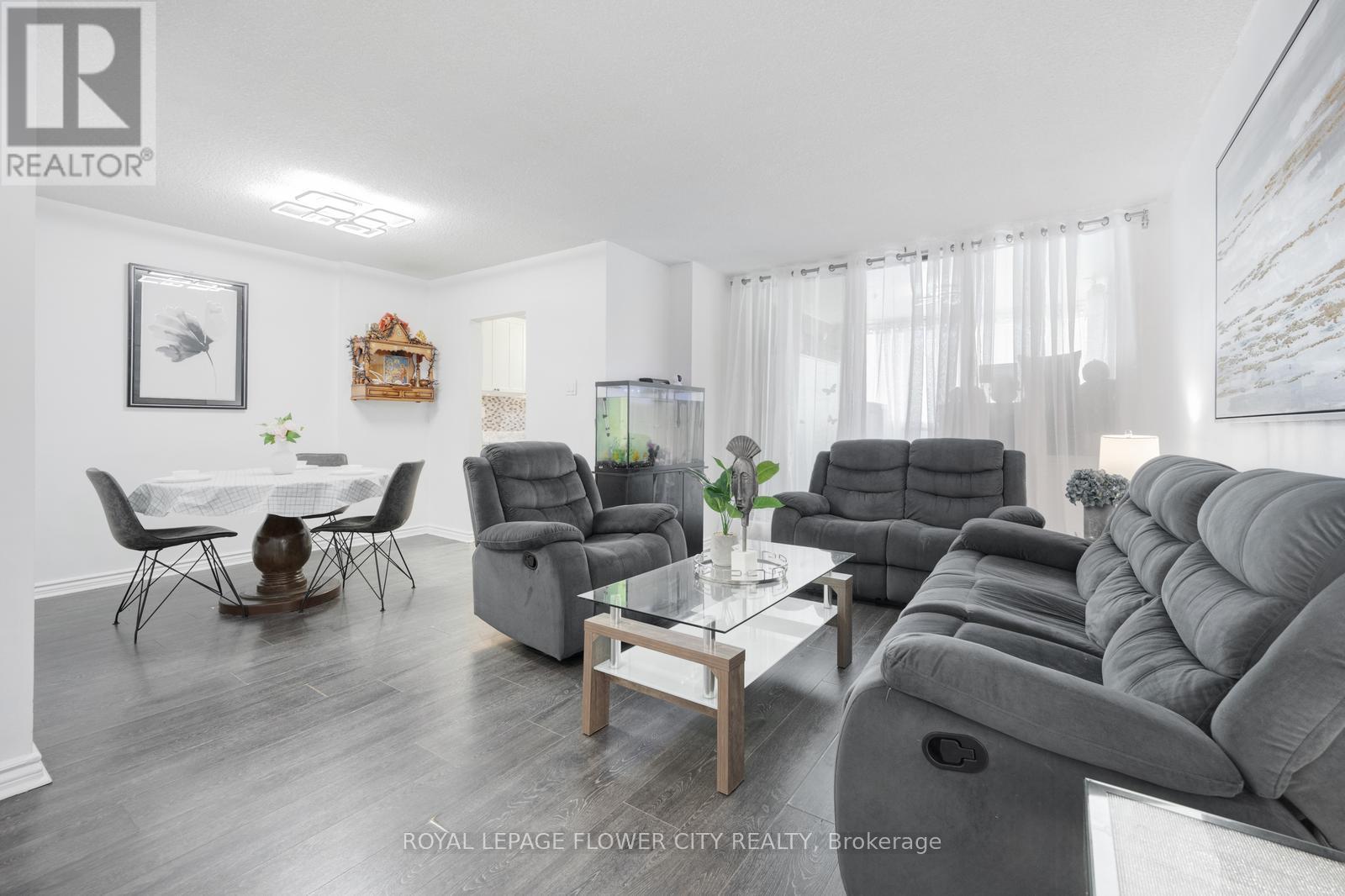 












207 - 1615 BLOOR STREET

,
Mississauga,




Ontario
L4X1S2

