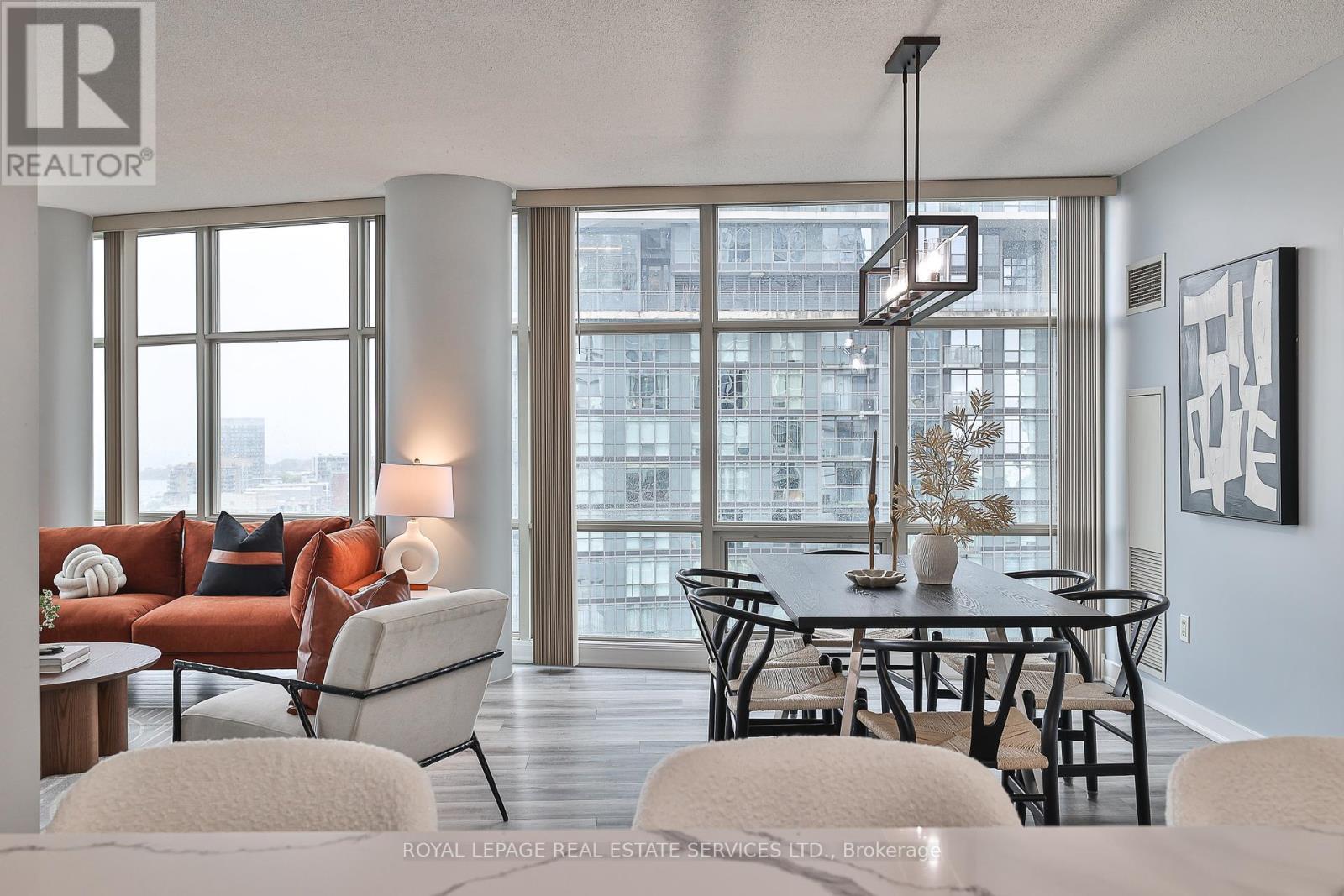 












2212 - 35 MARINER TERRACE

,
Toronto,




Ontario
M5V3V9

