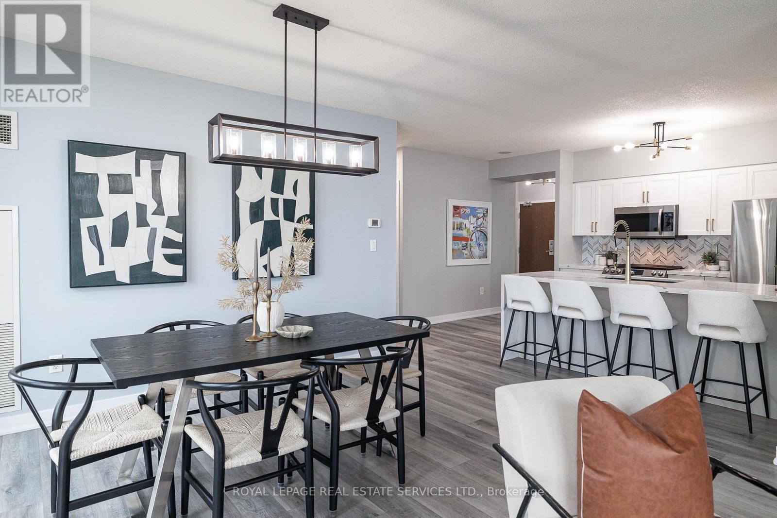 












2212 - 35 MARINER TERRACE

,
Toronto,




Ontario
M5V3V9

