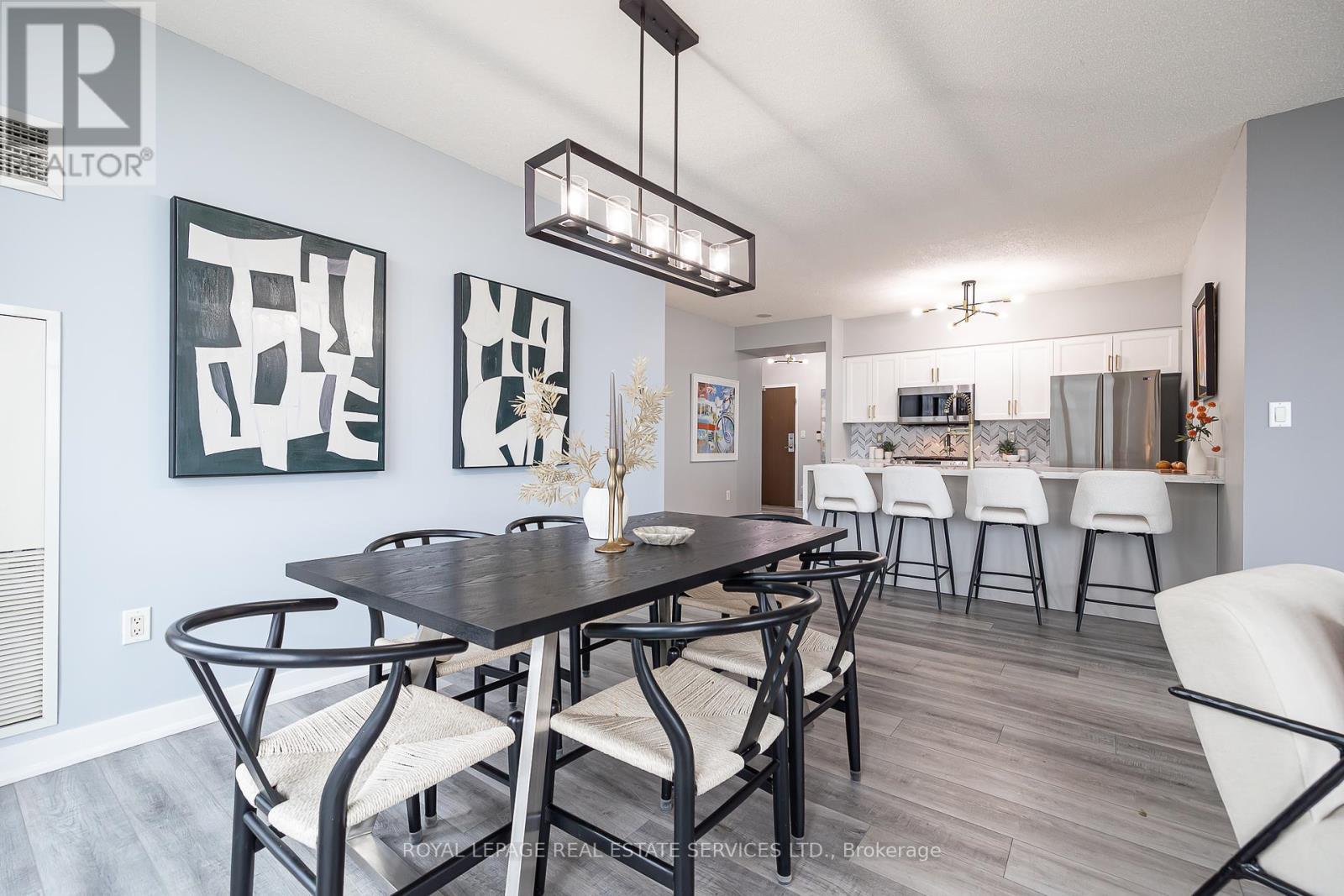 












2212 - 35 MARINER TERRACE

,
Toronto,




Ontario
M5V3V9

