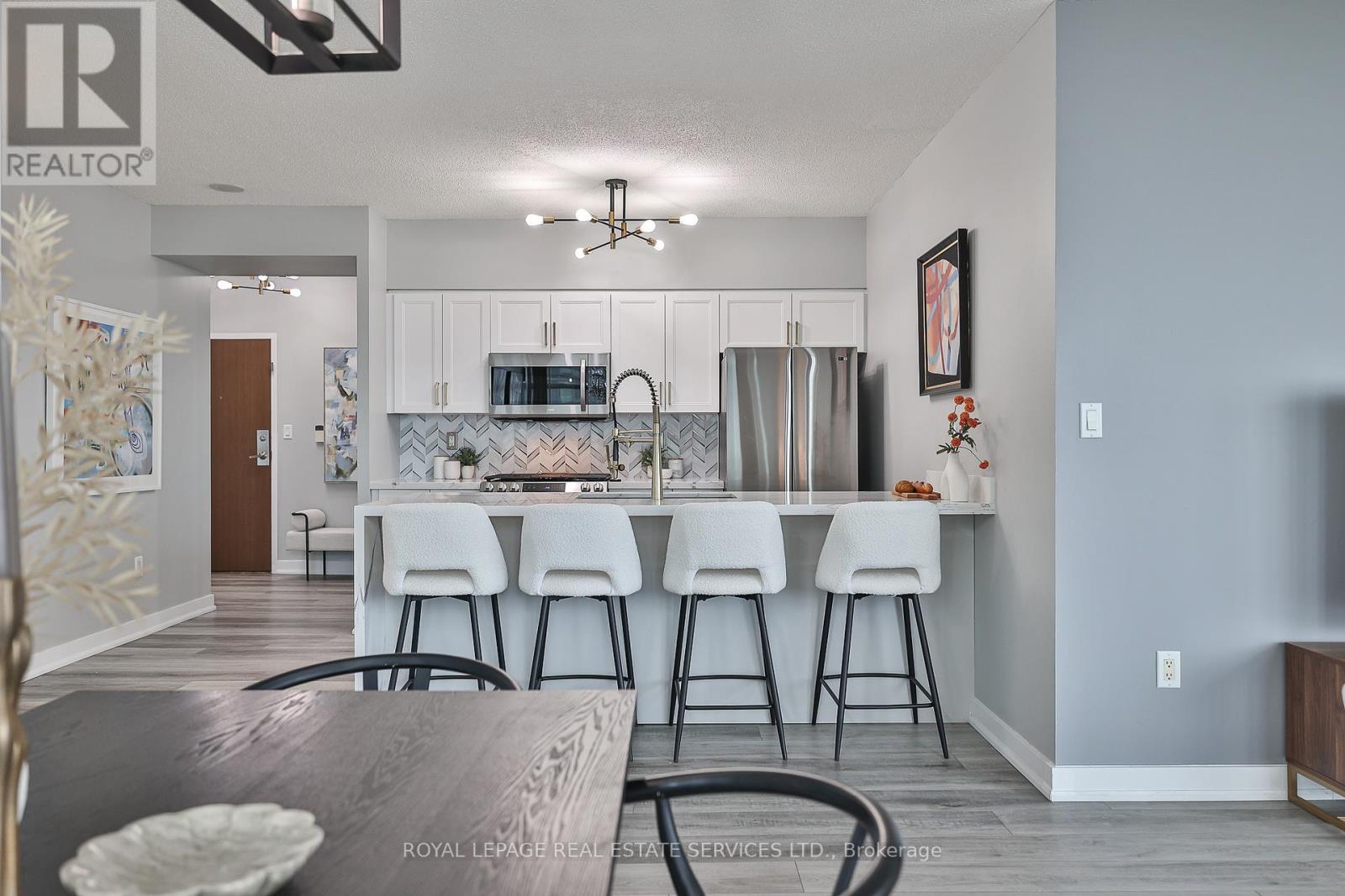 












2212 - 35 MARINER TERRACE

,
Toronto,




Ontario
M5V3V9


