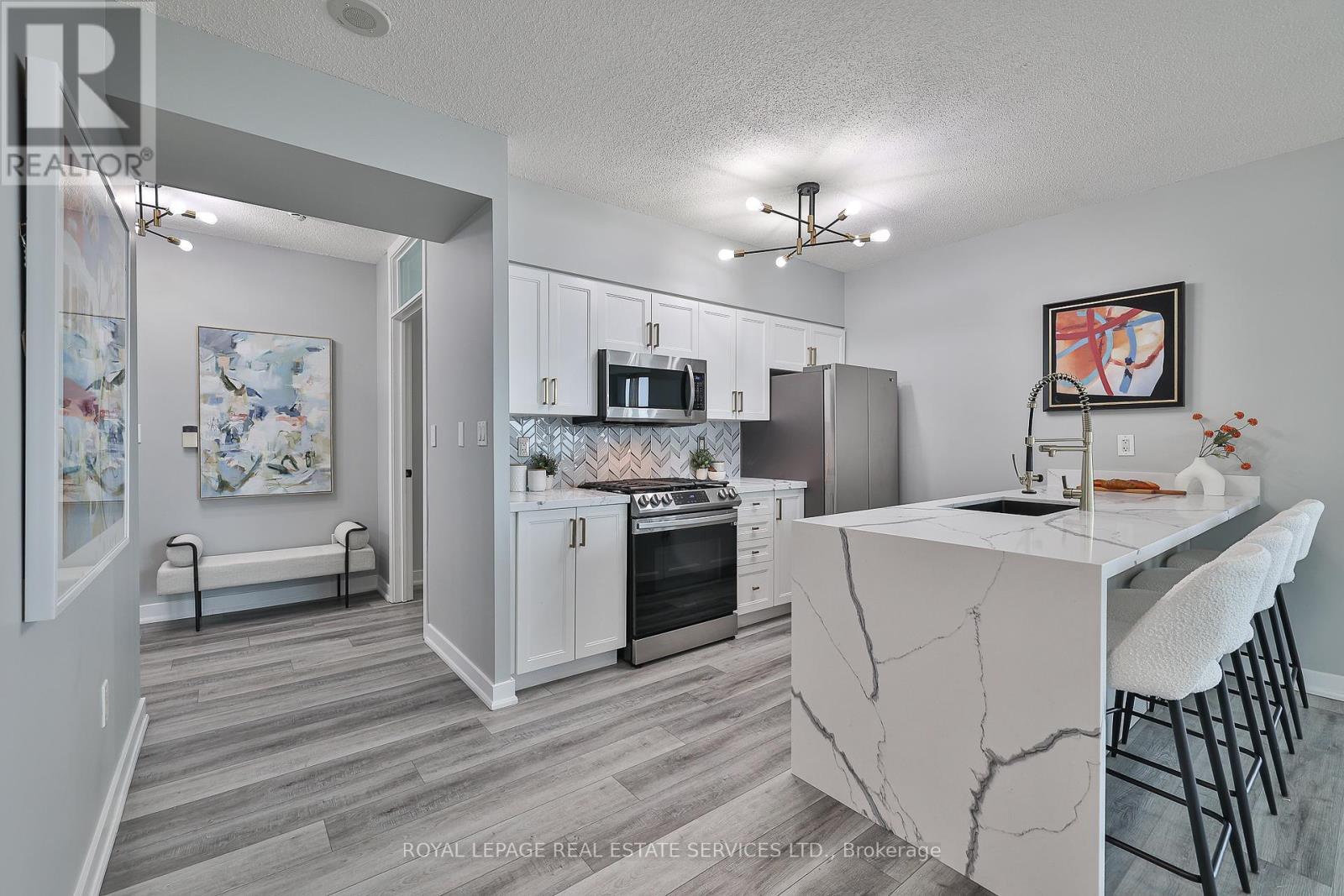 












2212 - 35 MARINER TERRACE

,
Toronto,




Ontario
M5V3V9

