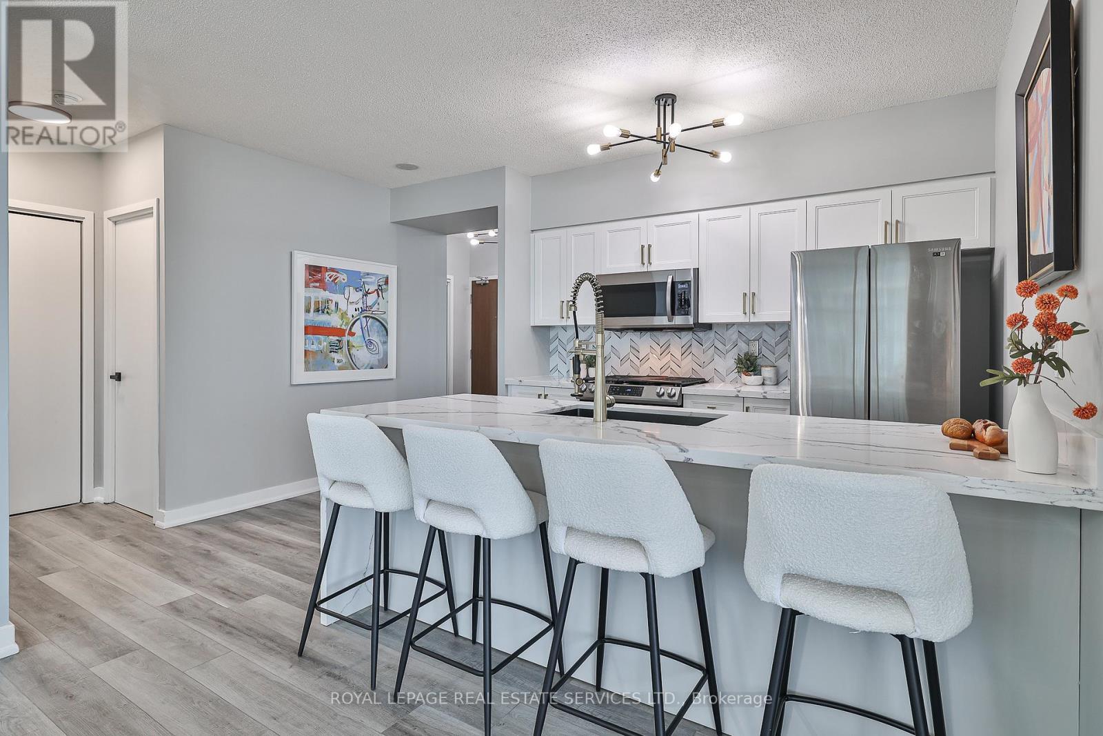 












2212 - 35 MARINER TERRACE

,
Toronto,




Ontario
M5V3V9

