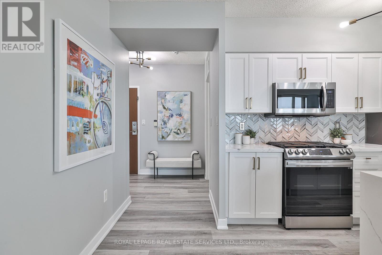 












2212 - 35 MARINER TERRACE

,
Toronto,




Ontario
M5V3V9

