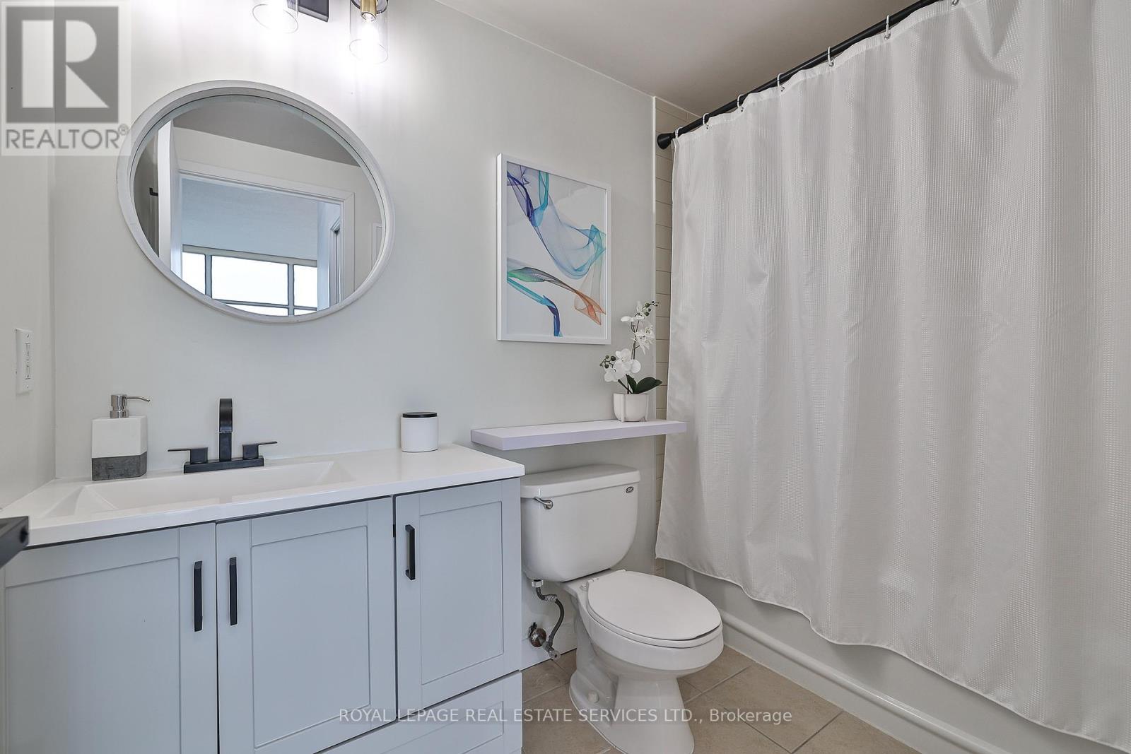 












2212 - 35 MARINER TERRACE

,
Toronto,




Ontario
M5V3V9

