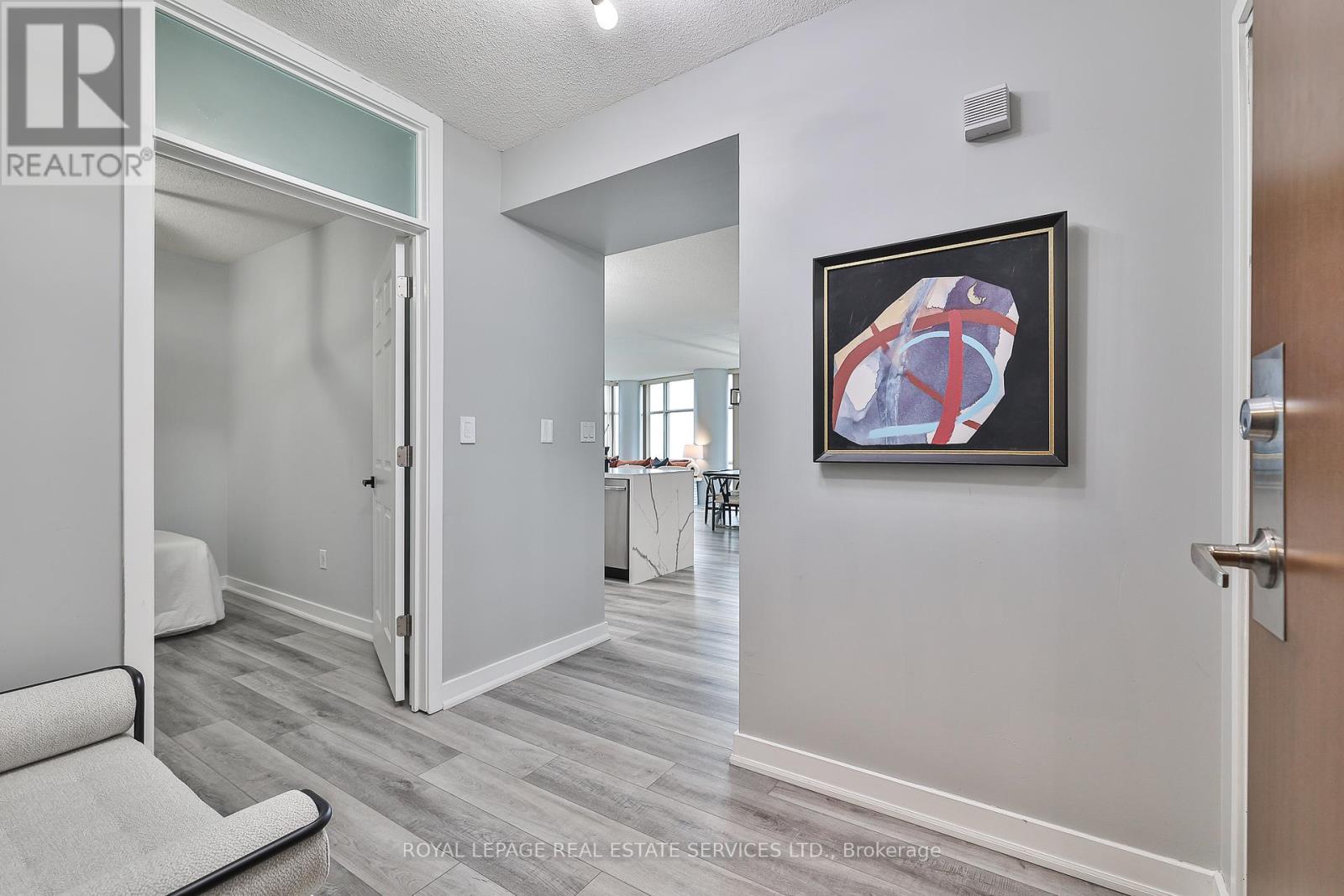 












2212 - 35 MARINER TERRACE

,
Toronto,




Ontario
M5V3V9

