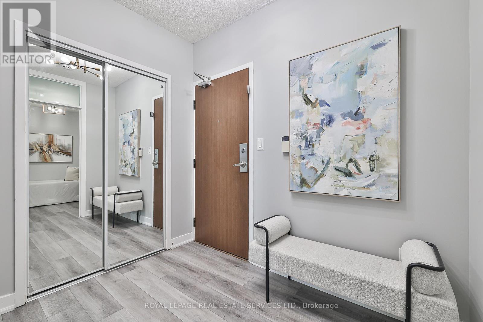 












2212 - 35 MARINER TERRACE

,
Toronto,




Ontario
M5V3V9

