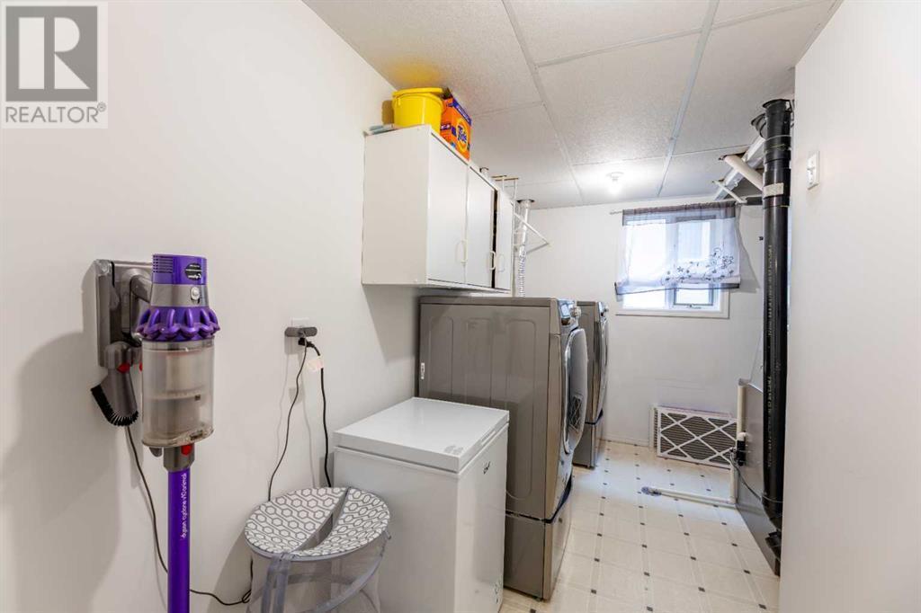 












141 Rispler Way

,
Hinton,




Alberta
T7V1L7

