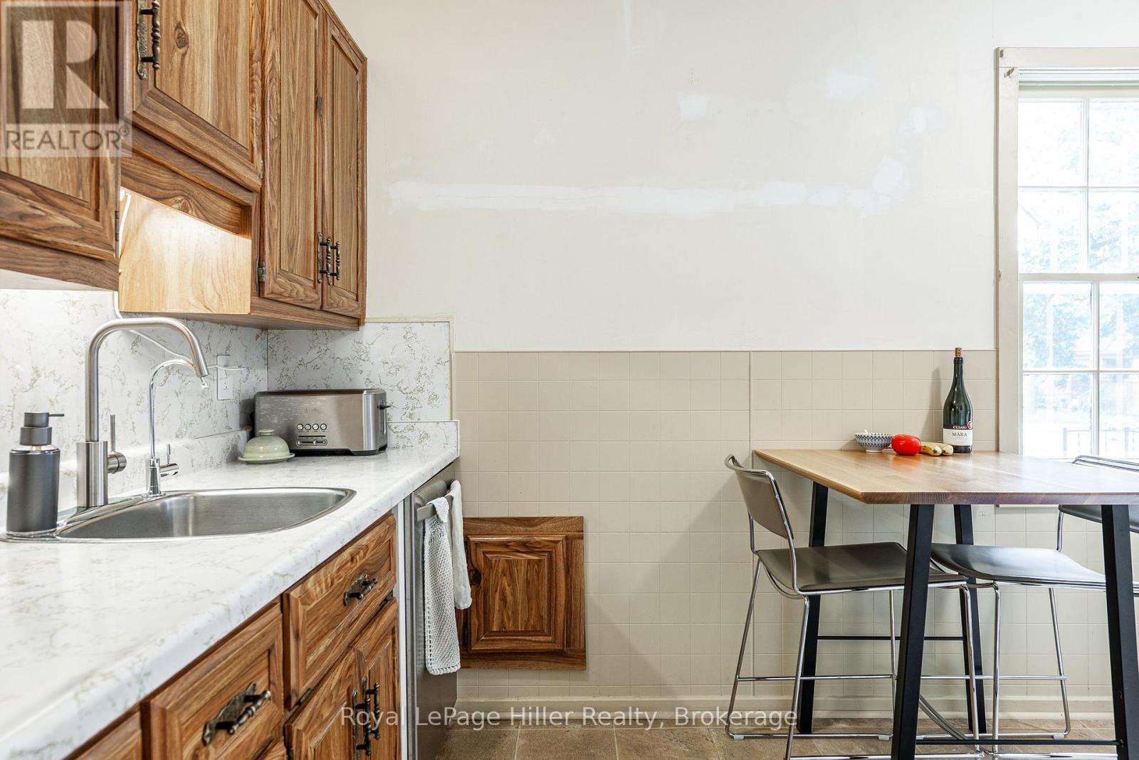 












35 RANKIN STREET

,
Stratford,




Ontario
N5A6H8

