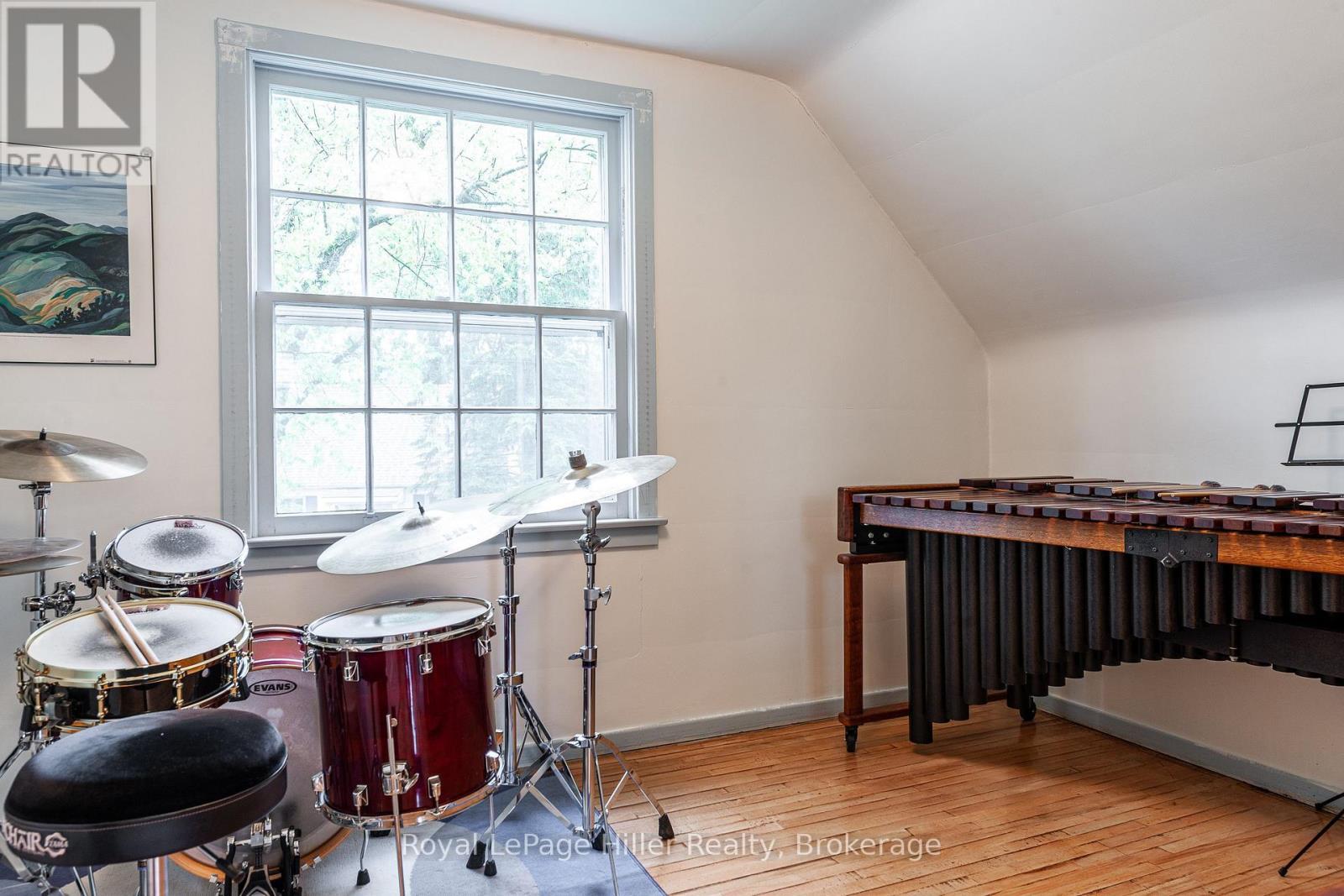 












35 RANKIN STREET

,
Stratford,




Ontario
N5A6H8


