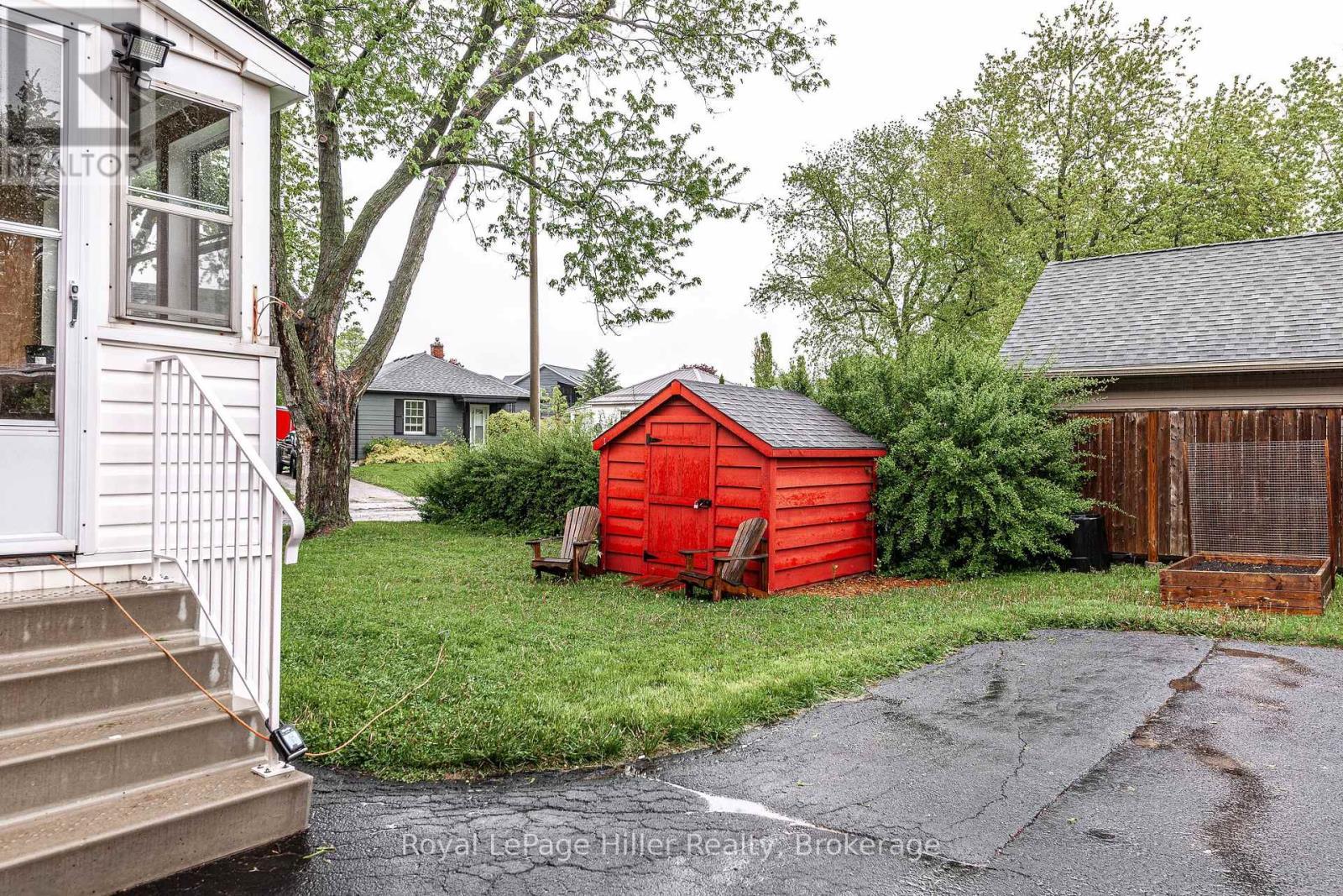 












35 RANKIN STREET

,
Stratford,




Ontario
N5A6H8

