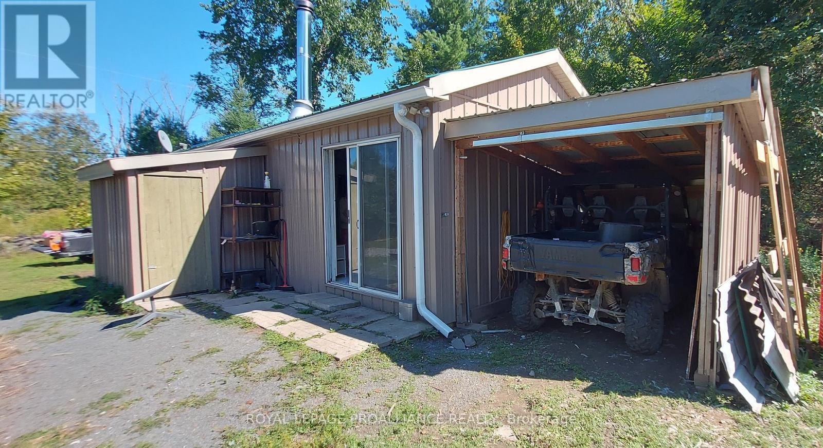 












812 CLEVELAND ROAD

,
Tudor and Cashel (Tudor Ward),




Ontario
K0K1Y0

