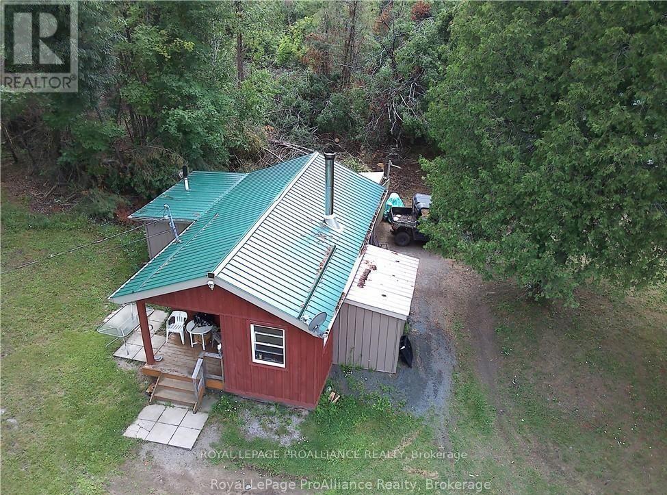 












812 CLEVELAND ROAD

,
Tudor and Cashel (Tudor Ward),




Ontario
K0K1Y0

