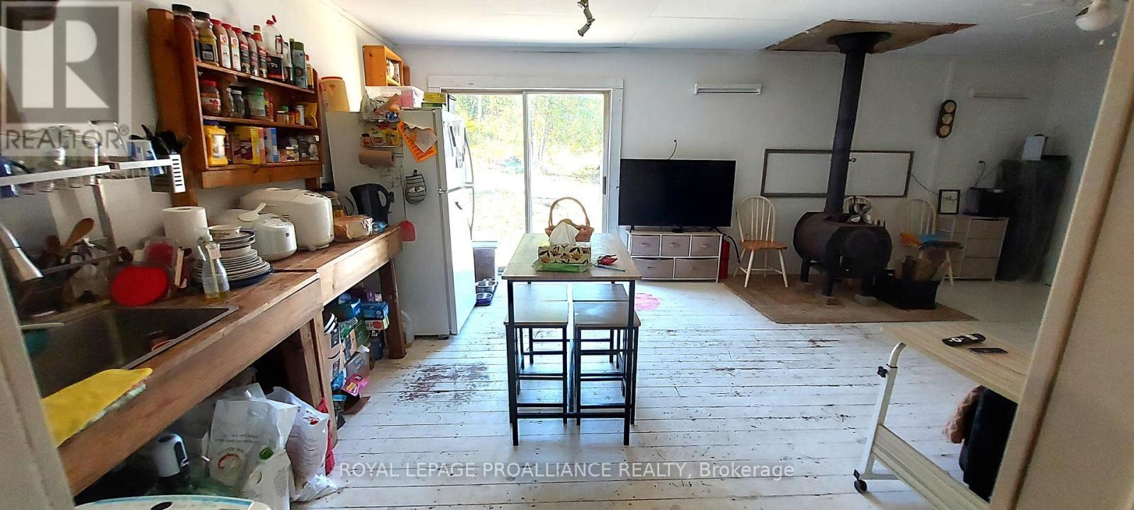 












812 CLEVELAND ROAD

,
Tudor and Cashel (Tudor Ward),




Ontario
K0K1Y0

