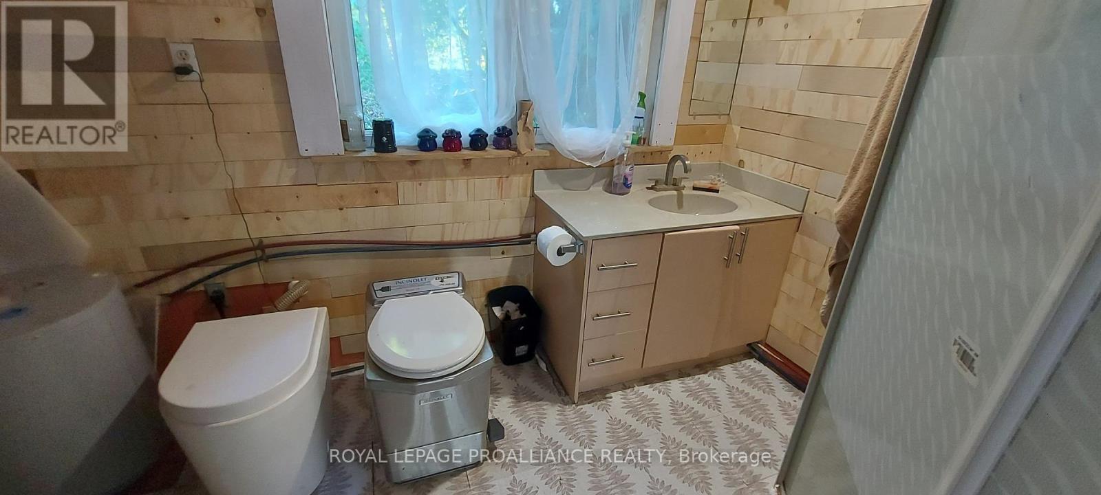 












812 CLEVELAND ROAD

,
Tudor and Cashel (Tudor Ward),




Ontario
K0K1Y0

