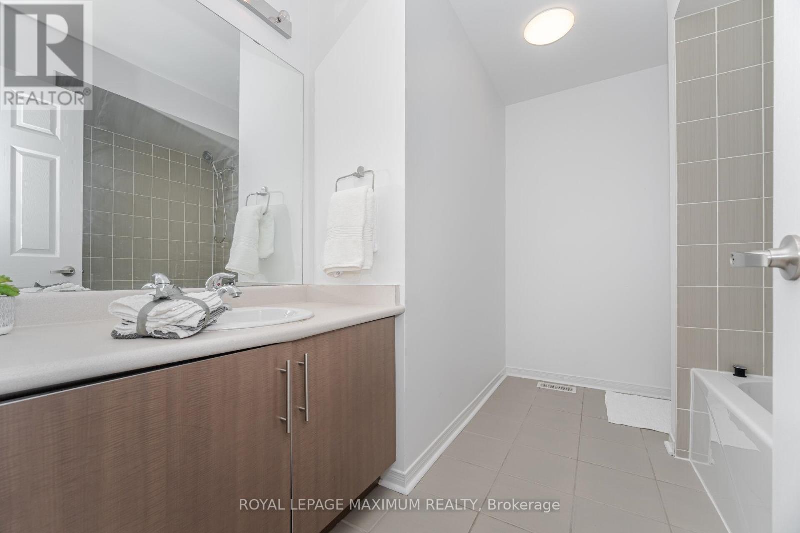 












58 GENTILE CIRCLE

,
Vaughan,




Ontario
L4H1G4

