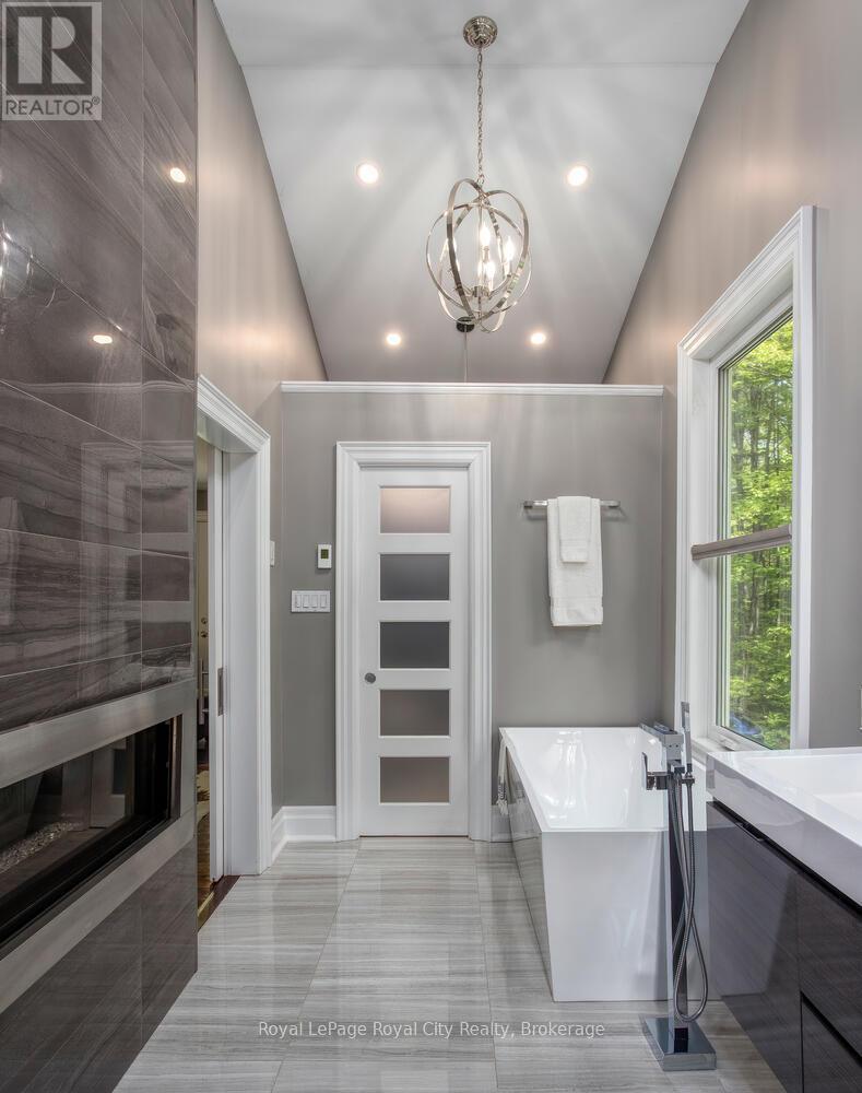 












1158 CONSERVATION ROAD E

,
Milton,




Ontario
L0P1B0

