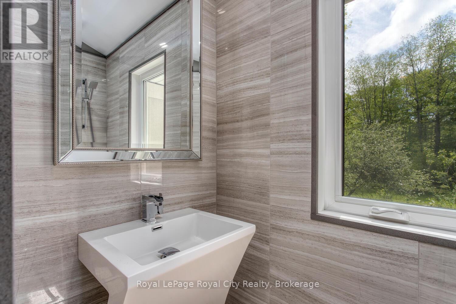 












1158 CONSERVATION ROAD E

,
Milton,




Ontario
L0P1B0

