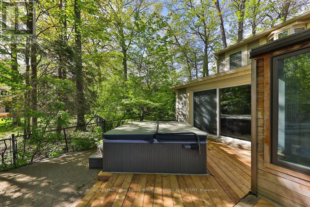 












1174 WHITEOAKS AVENUE

,
Mississauga,




Ontario
L5J3B5

