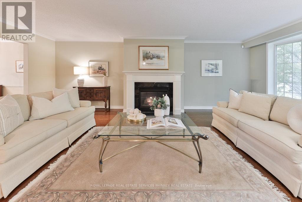 












1174 WHITEOAKS AVENUE

,
Mississauga,




Ontario
L5J3B5

