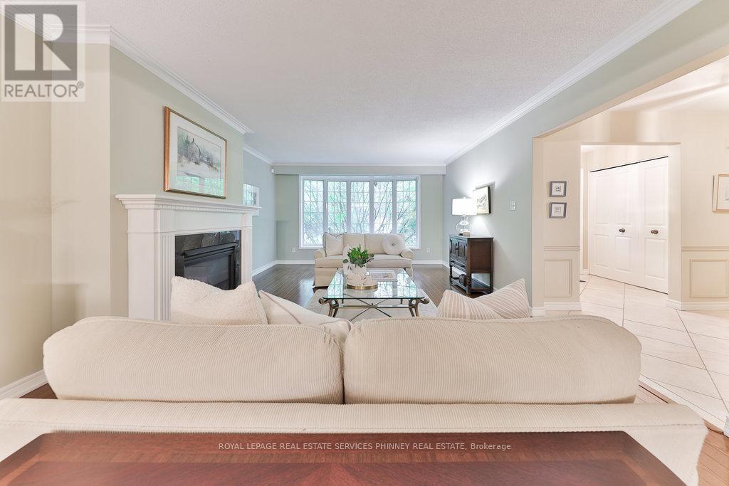 












1174 WHITEOAKS AVENUE

,
Mississauga,




Ontario
L5J3B5

