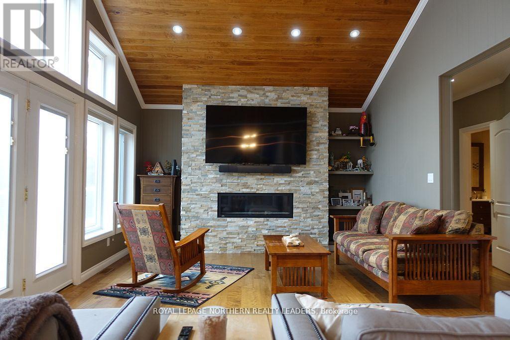 












LOT 3 GIBSON LAKE ROAD

,
Timmins (TM - Outside East),




Ontario
P0N1A0

