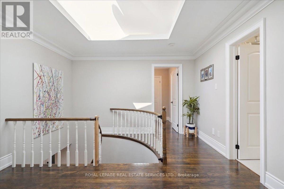 












1141 VICKI LANE

,
Mississauga,




Ontario
L5C2X9

