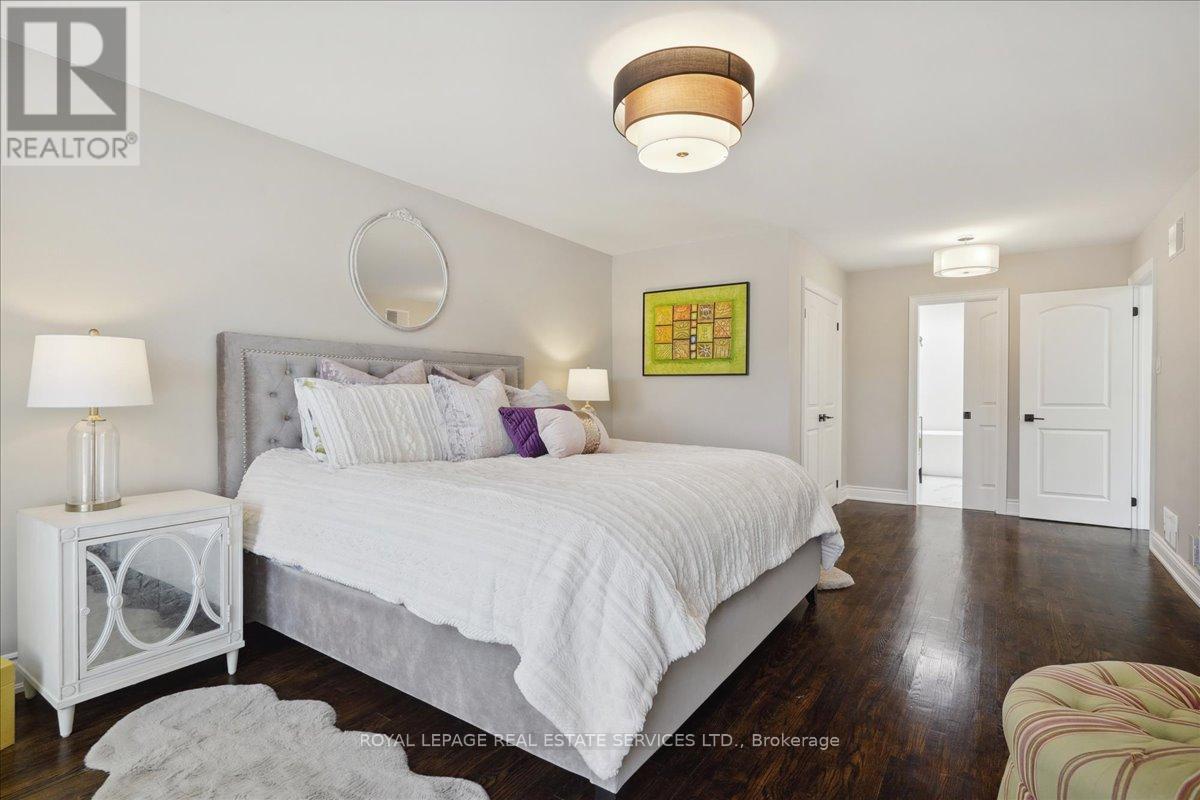 












1141 VICKI LANE

,
Mississauga,




Ontario
L5C2X9

