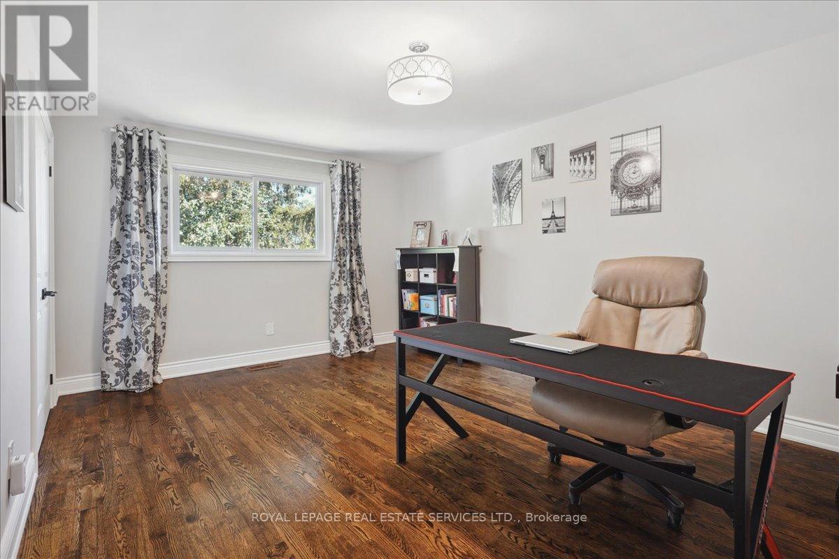 












1141 VICKI LANE

,
Mississauga,




Ontario
L5C2X9


