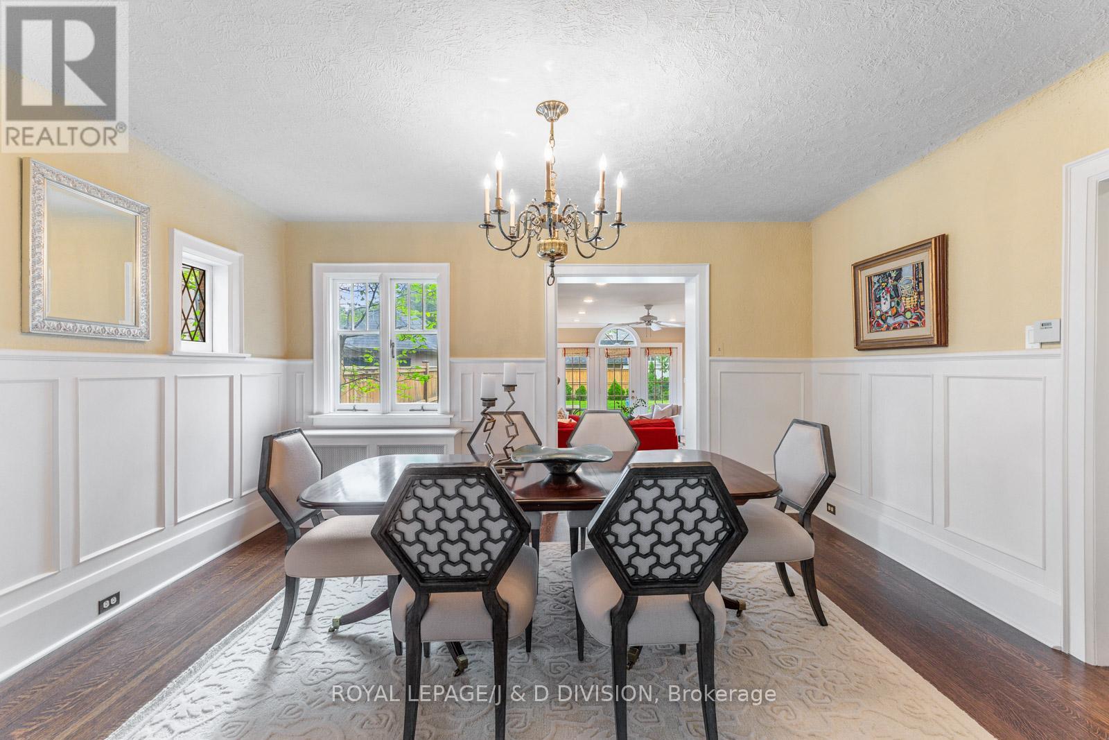 












77 HIGHBOURNE ROAD

,
Toronto,




Ontario
M5P2J3

