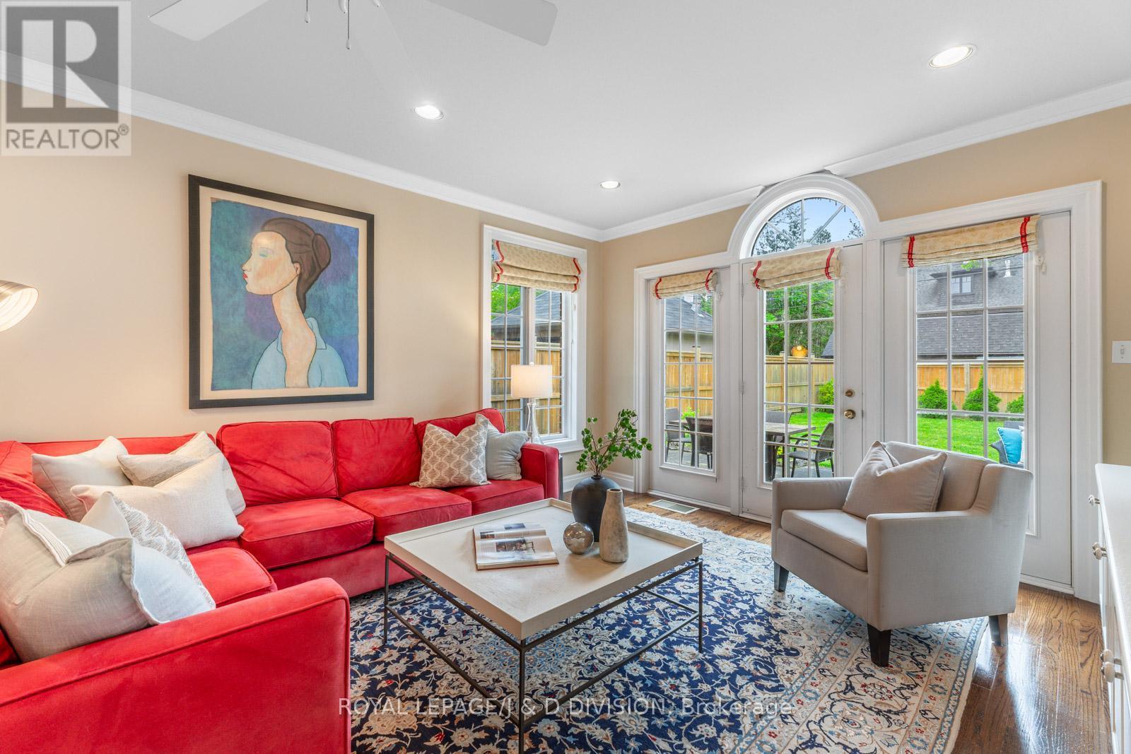 












77 HIGHBOURNE ROAD

,
Toronto,




Ontario
M5P2J3

