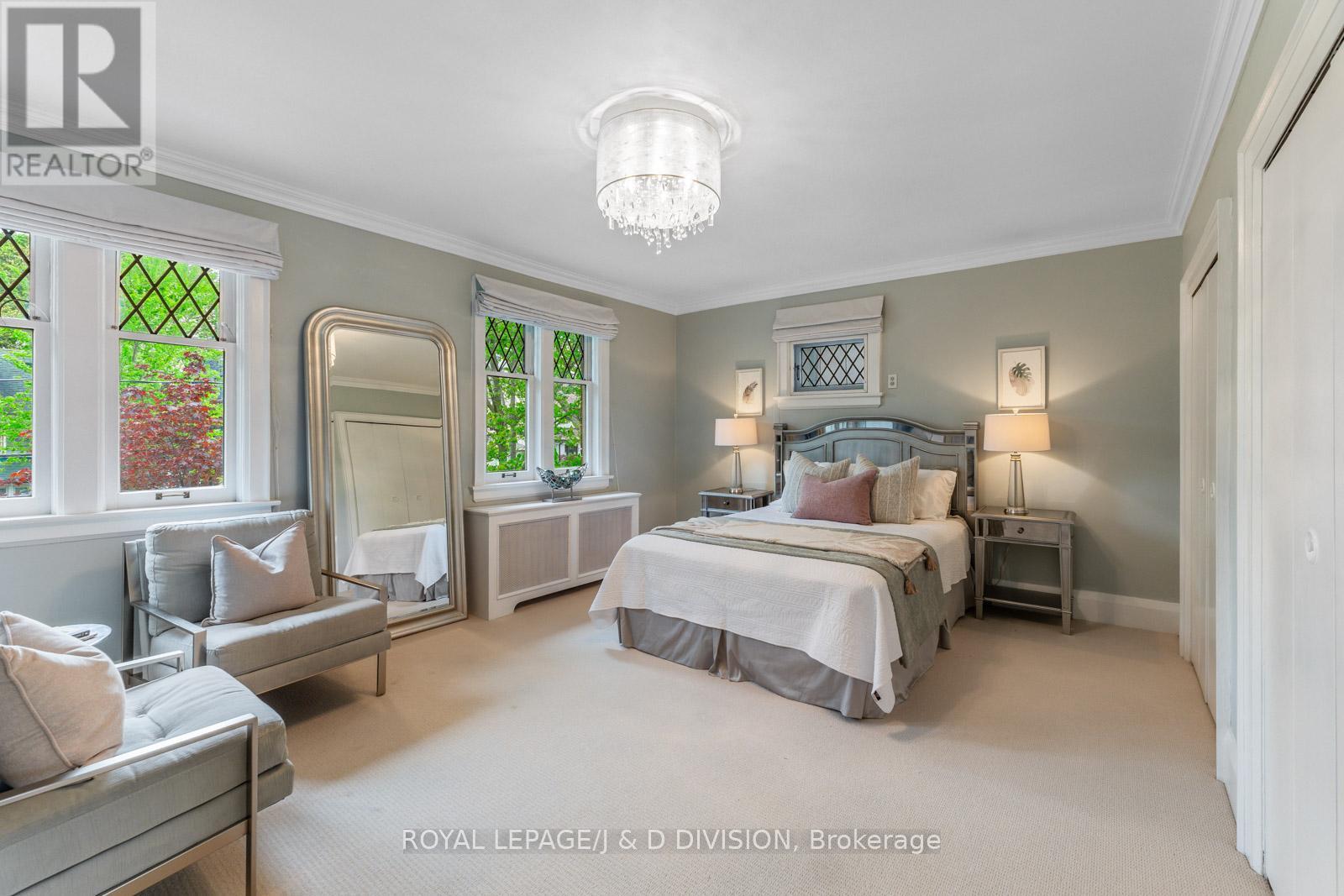 












77 HIGHBOURNE ROAD

,
Toronto,




Ontario
M5P2J3

