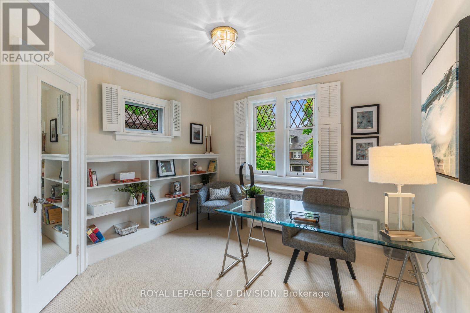 












77 HIGHBOURNE ROAD

,
Toronto,




Ontario
M5P2J3

