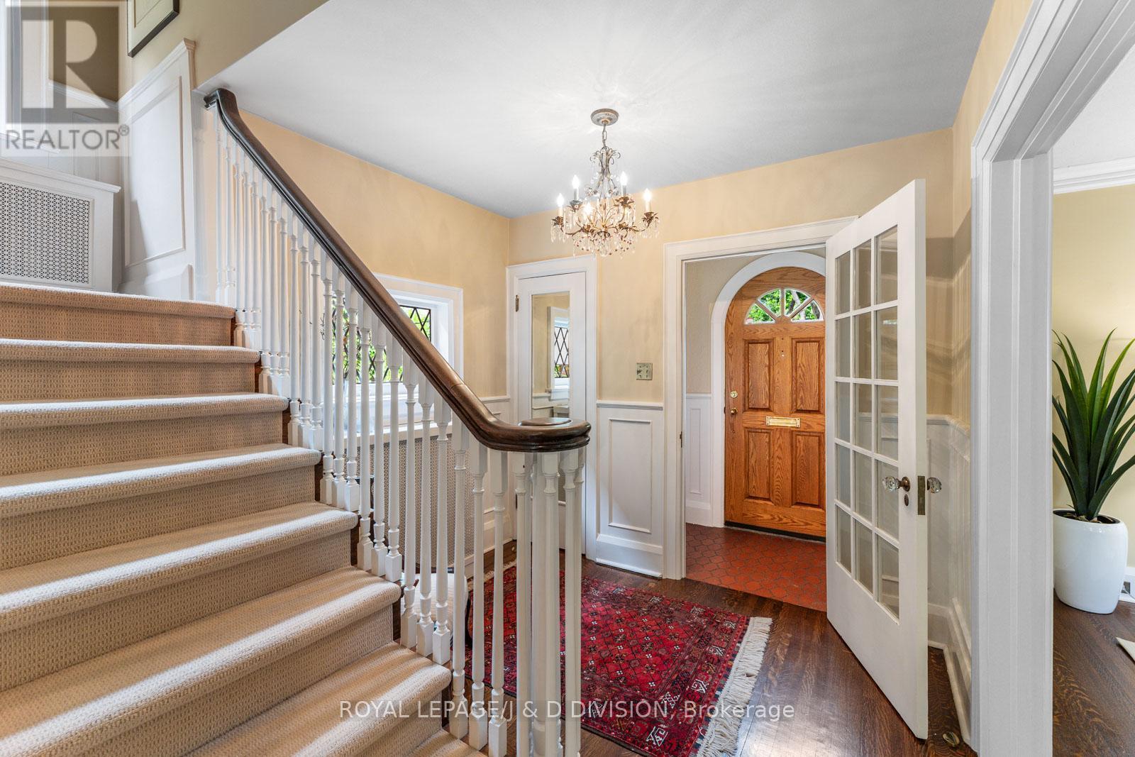 












77 HIGHBOURNE ROAD

,
Toronto,




Ontario
M5P2J3

