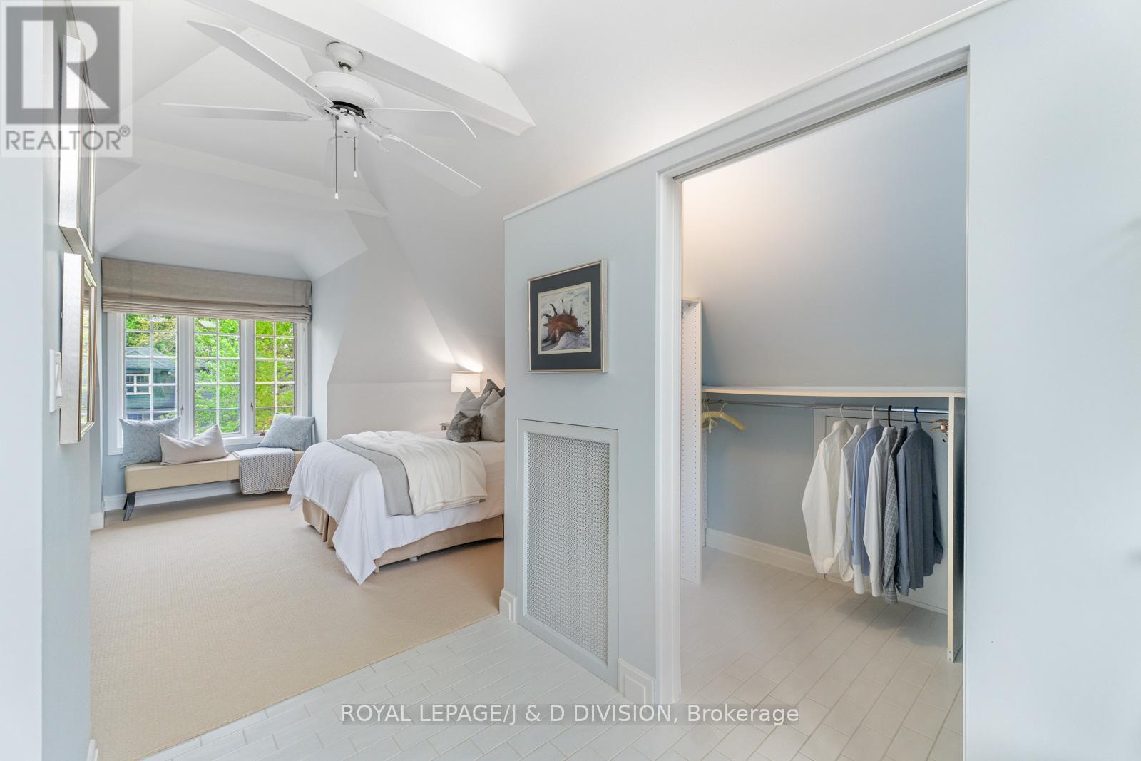 












77 HIGHBOURNE ROAD

,
Toronto,




Ontario
M5P2J3

