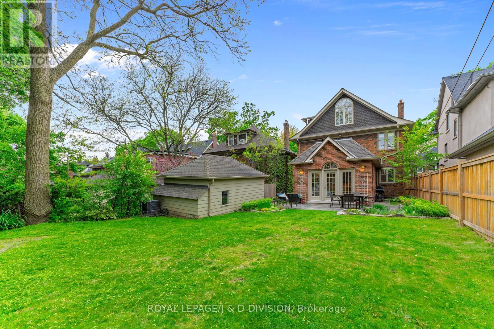 












77 HIGHBOURNE ROAD

,
Toronto,




Ontario
M5P2J3

