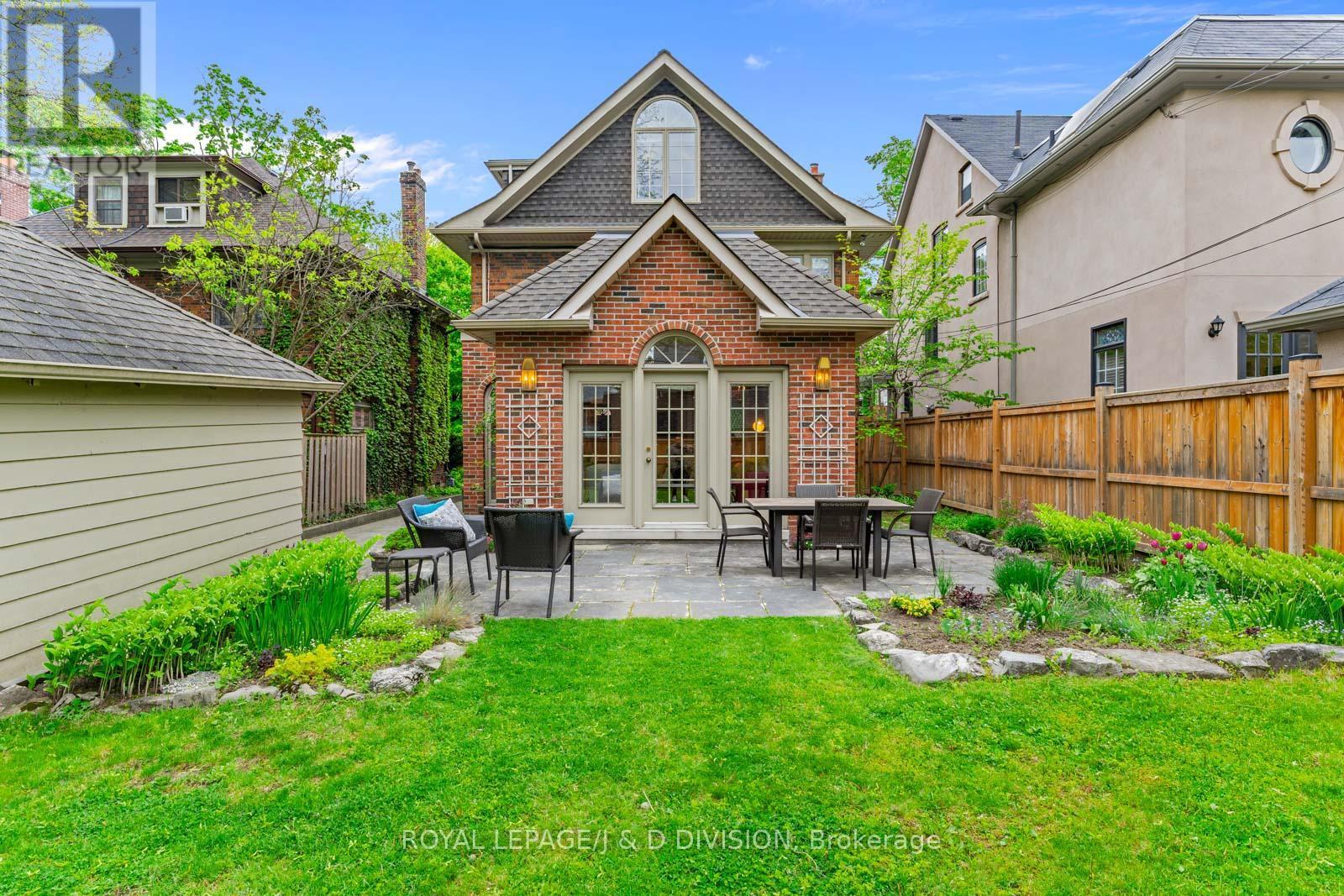 












77 HIGHBOURNE ROAD

,
Toronto,




Ontario
M5P2J3

