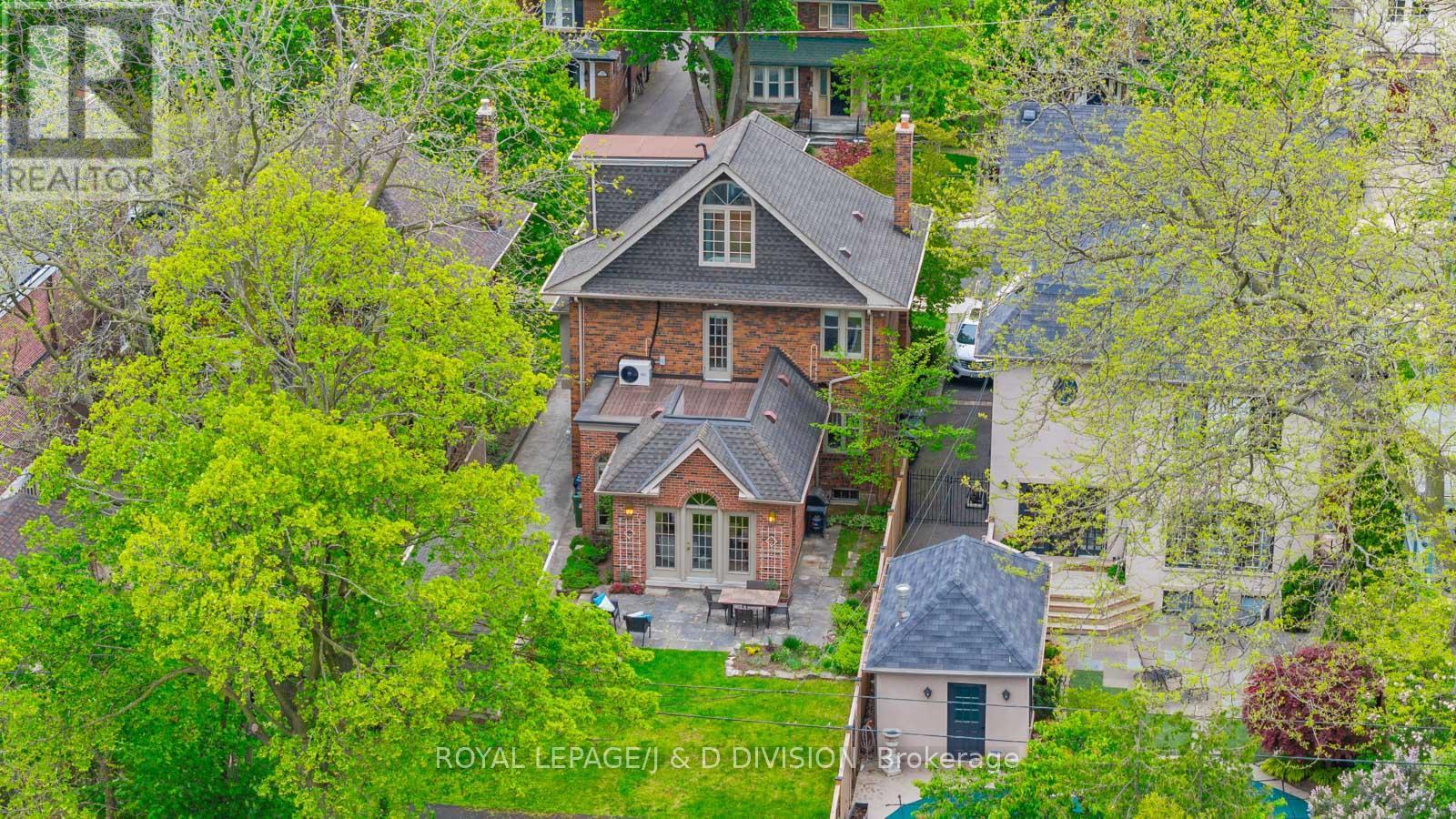 












77 HIGHBOURNE ROAD

,
Toronto,




Ontario
M5P2J3


