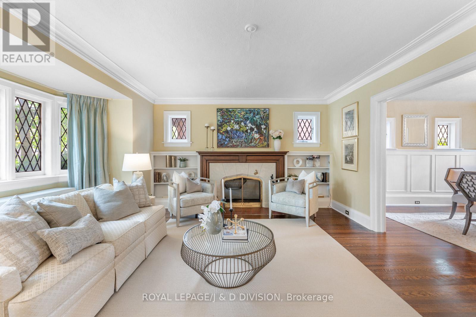 












77 HIGHBOURNE ROAD

,
Toronto,




Ontario
M5P2J3

