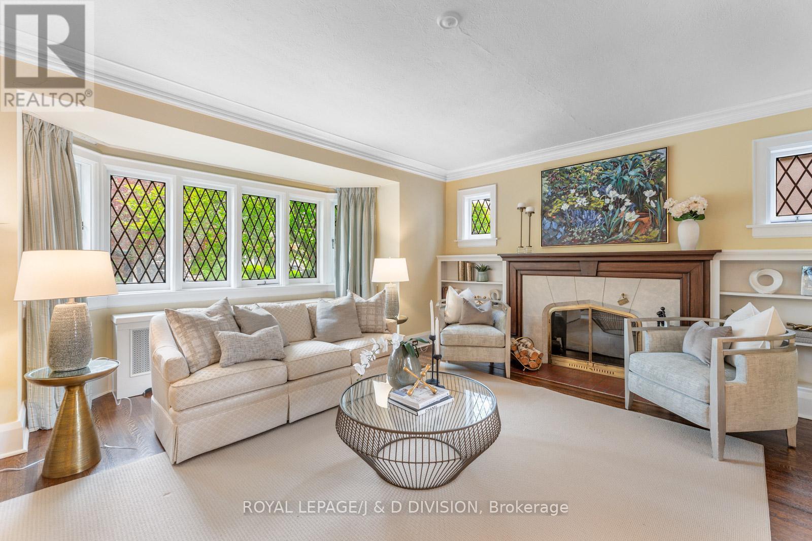 












77 HIGHBOURNE ROAD

,
Toronto,




Ontario
M5P2J3

