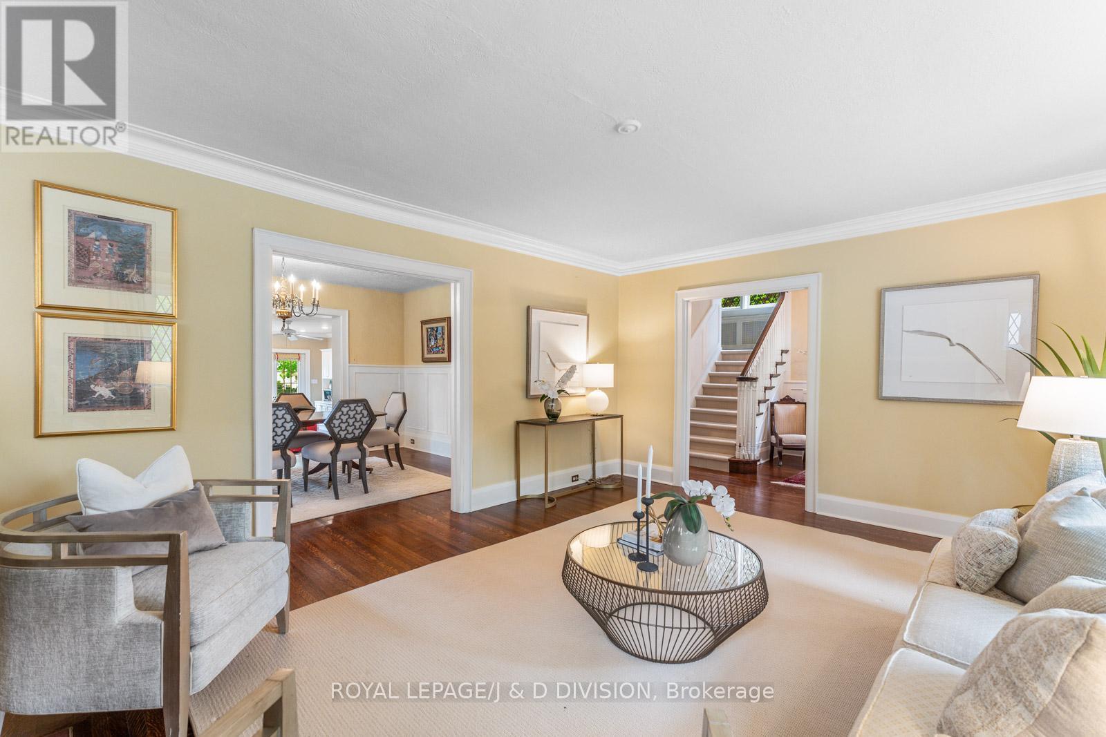 












77 HIGHBOURNE ROAD

,
Toronto,




Ontario
M5P2J3

