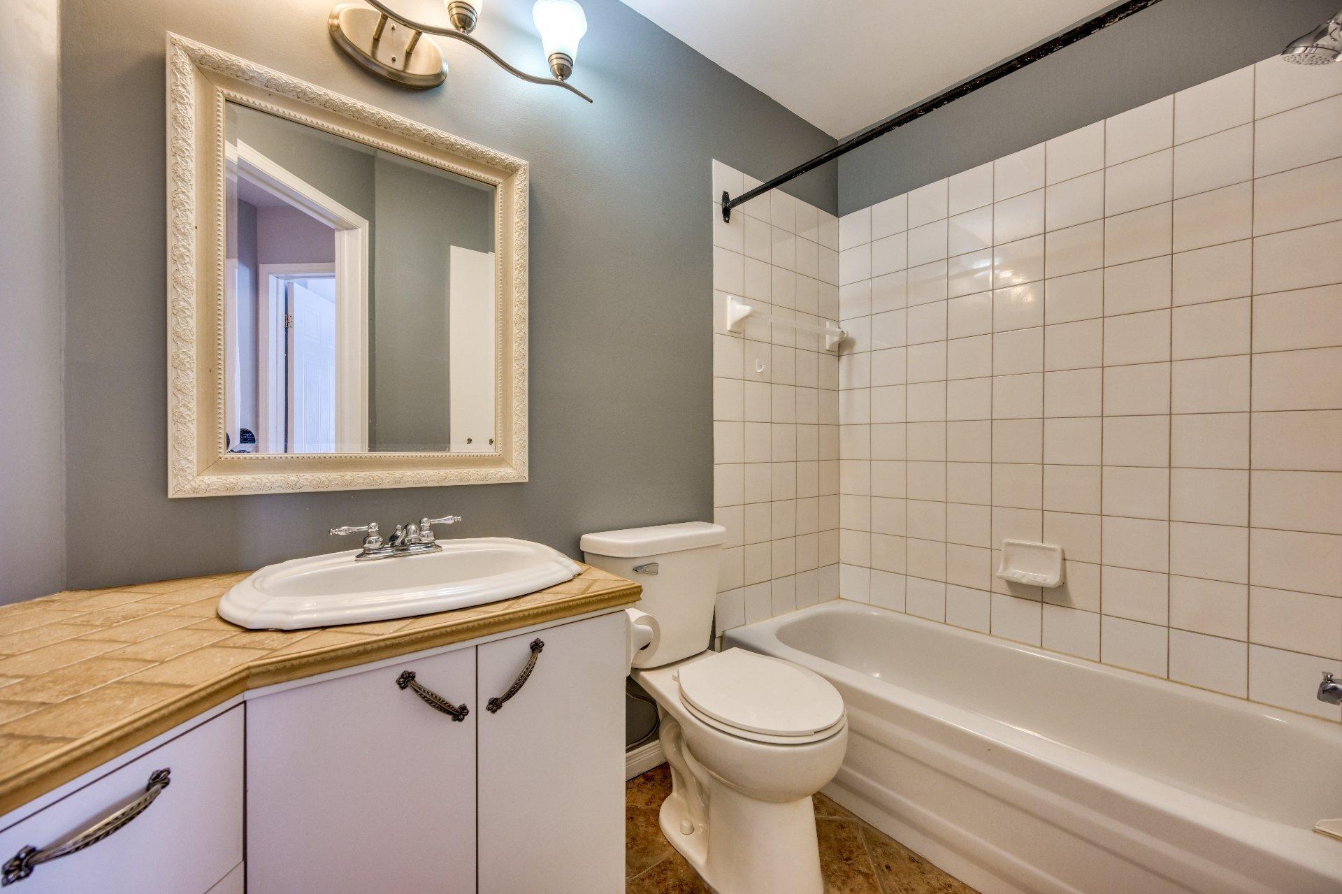 









222A


Rue Sandy

,
Sainte-Sophie,




QC
J5J2K5

