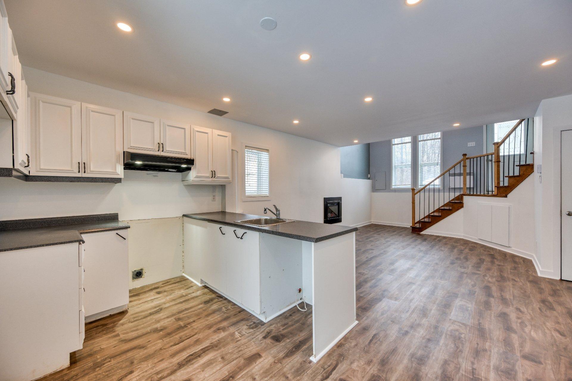 









222A


Rue Sandy

,
Sainte-Sophie,




QC
J5J2K5

