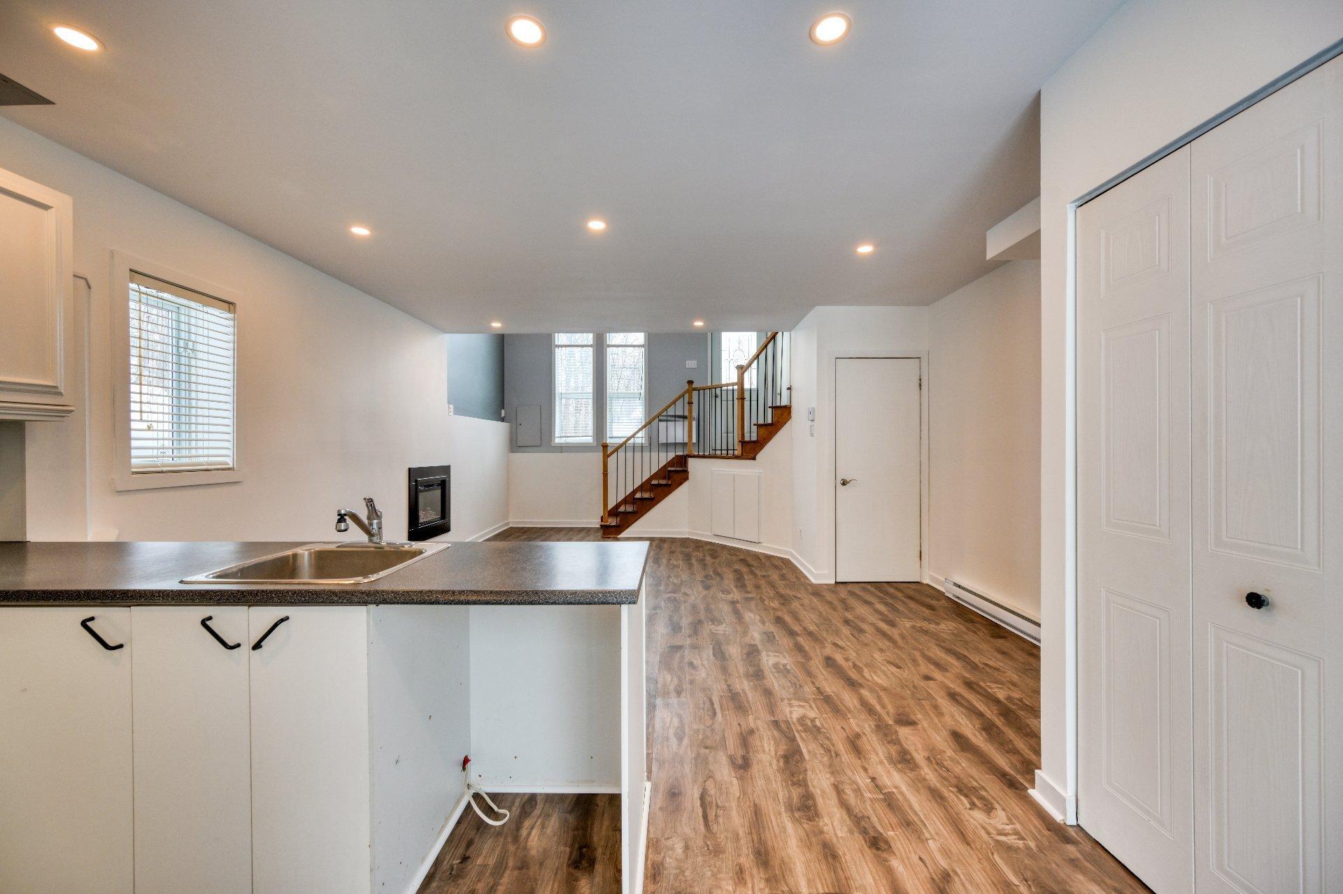 









222A


Rue Sandy

,
Sainte-Sophie,




QC
J5J2K5

