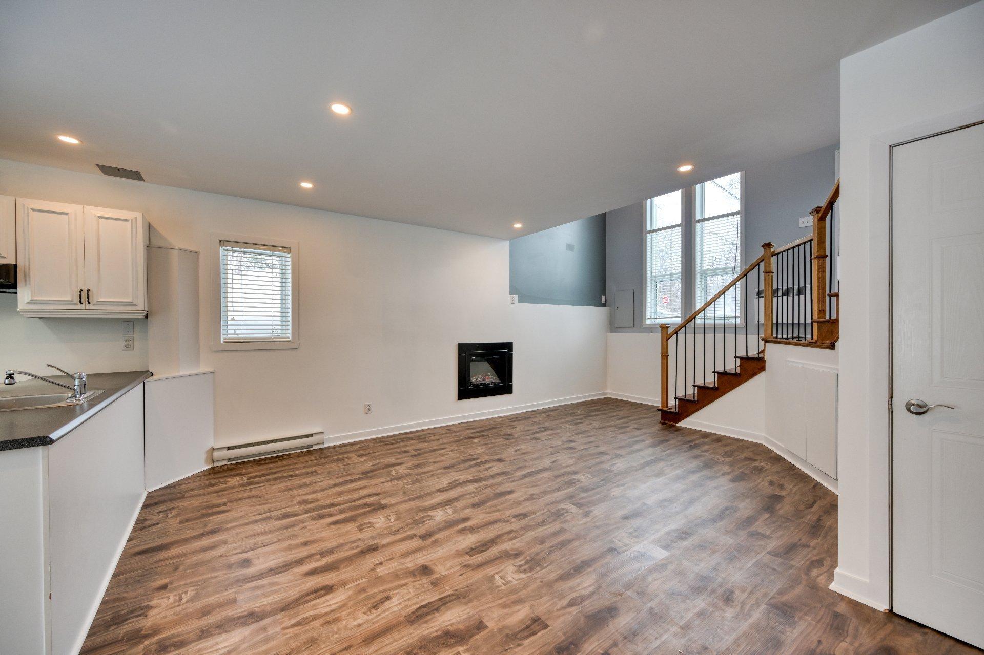 









222A


Rue Sandy

,
Sainte-Sophie,




QC
J5J2K5

