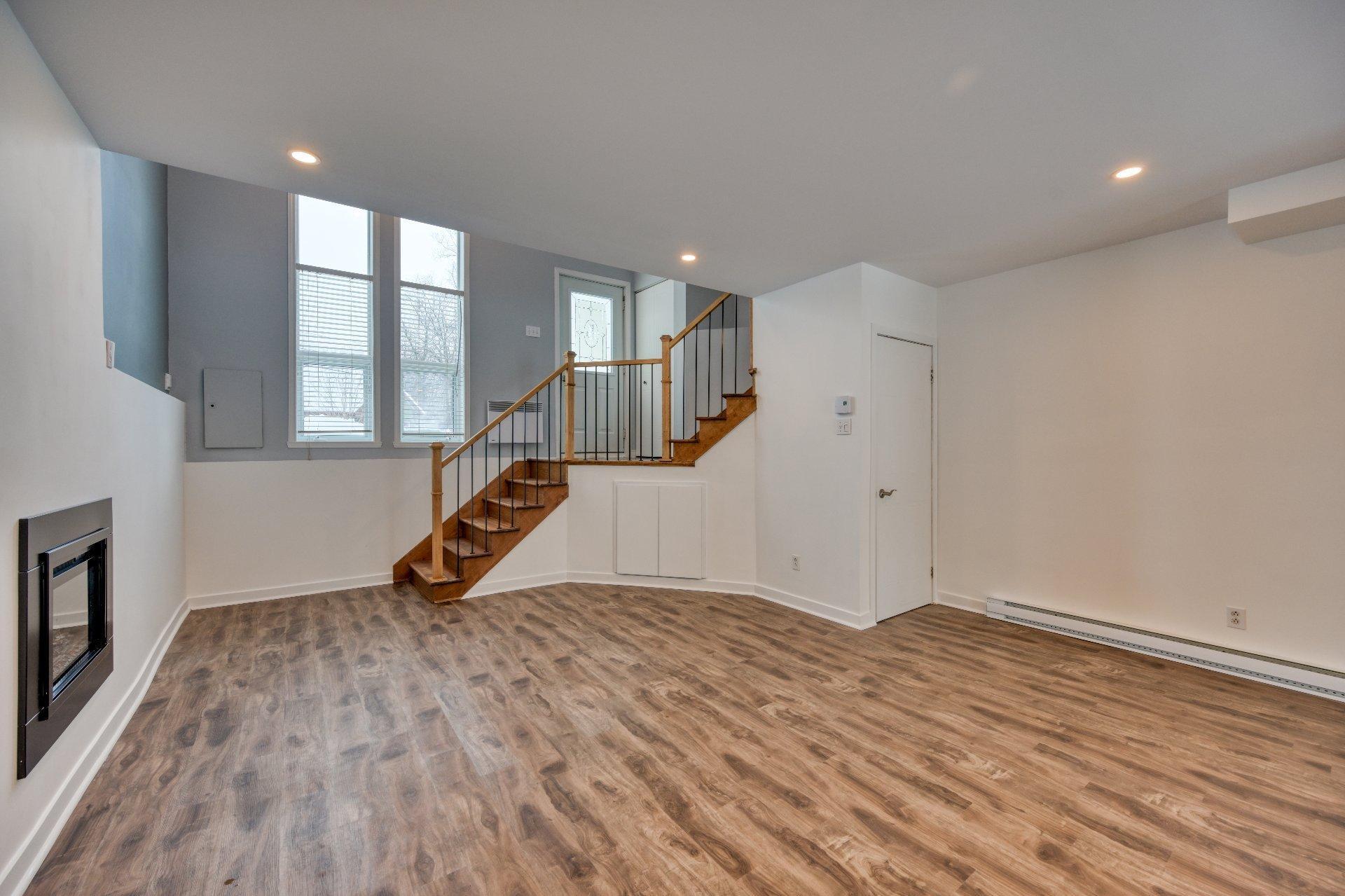 









222A


Rue Sandy

,
Sainte-Sophie,




QC
J5J2K5

